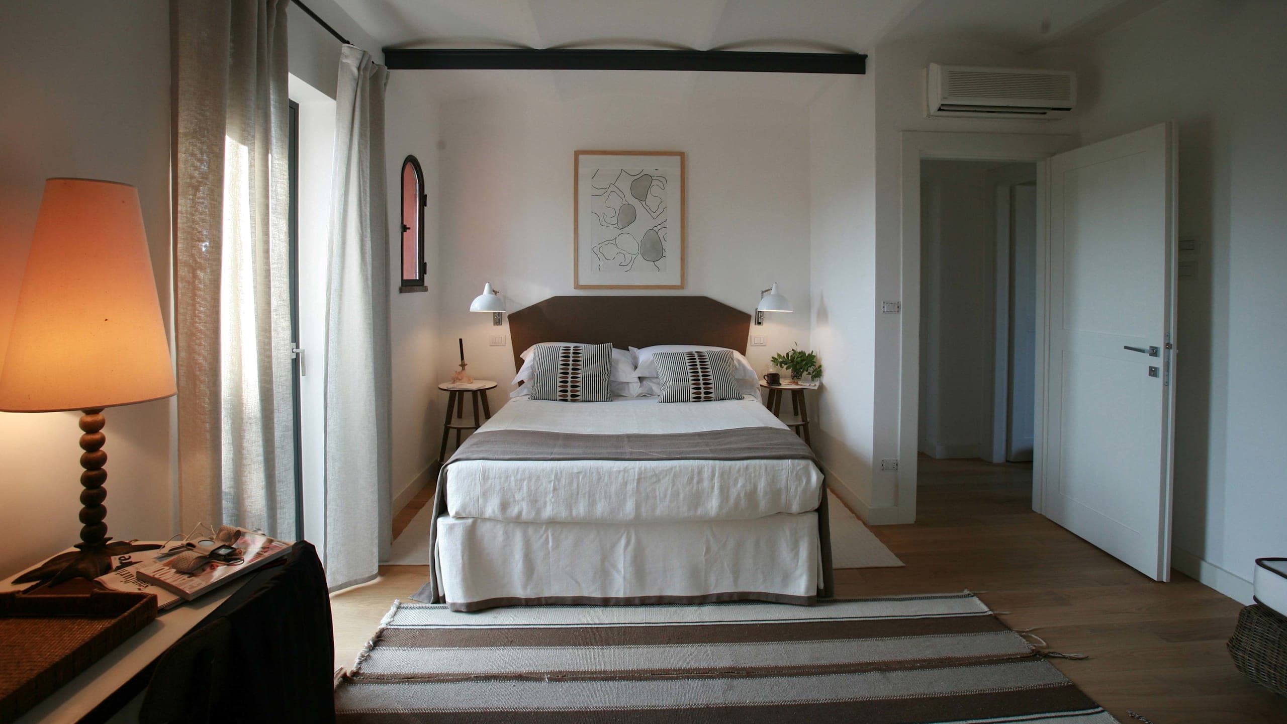 Deluxe Room - Image 2