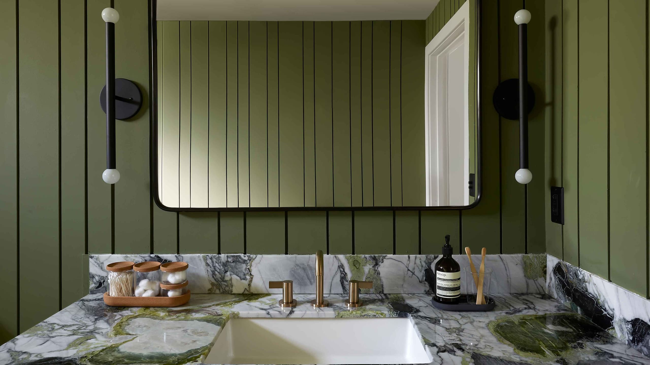 Premiere King with Fireplace - Image 2