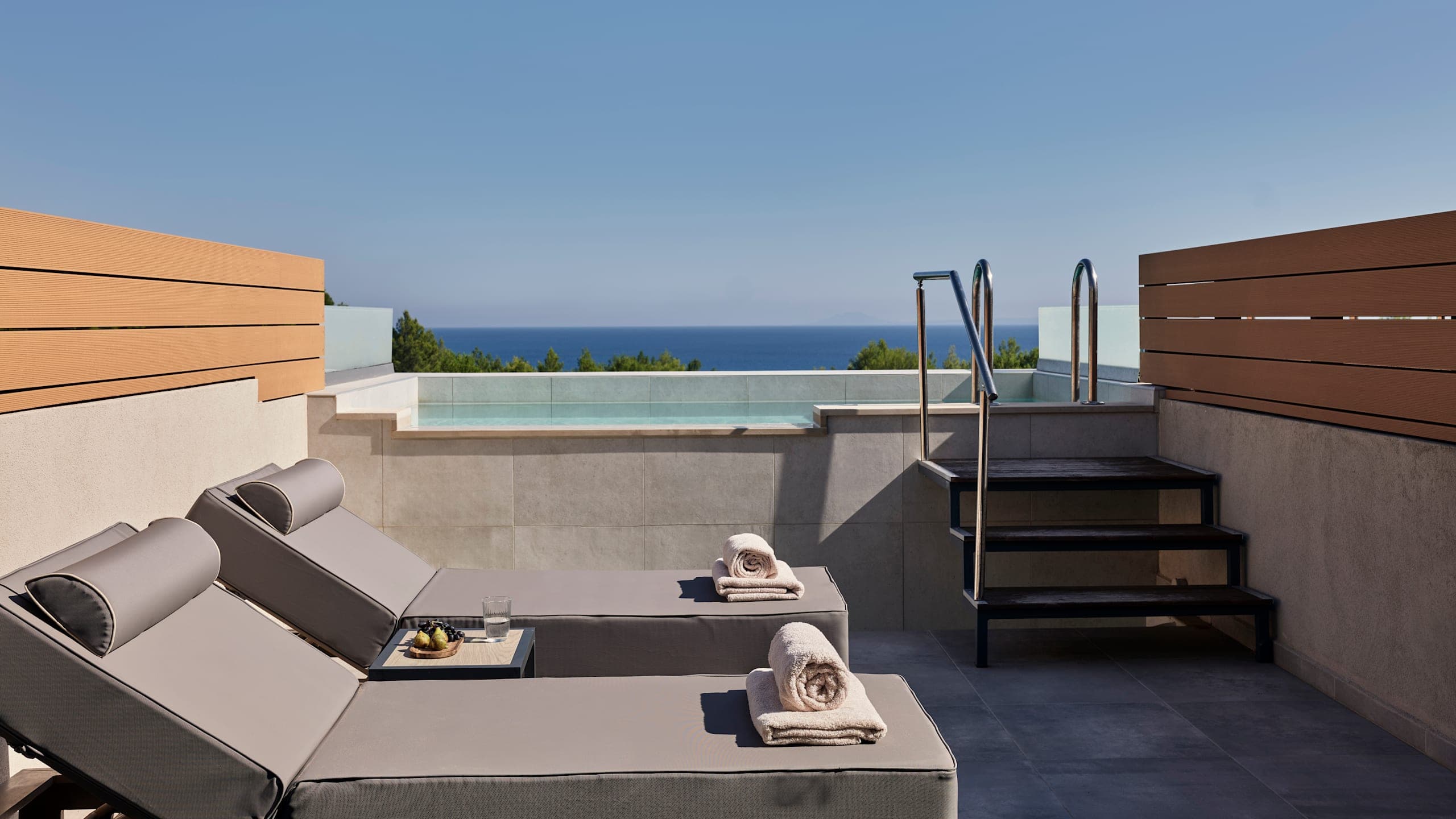 Junior Suite Sea View with Cozy Private Pool - Image 1