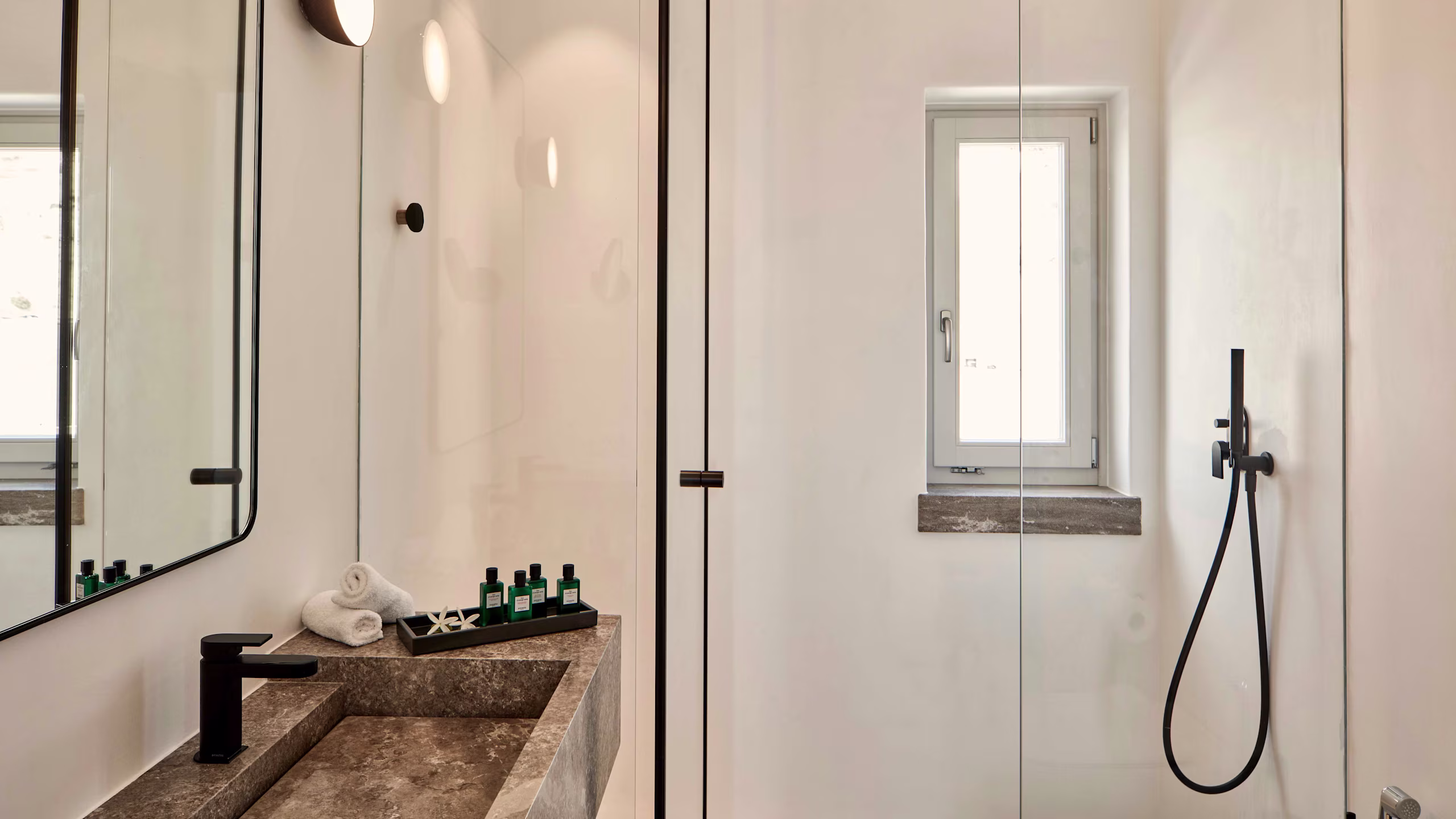 Honeymoon Suite with Plunge Pool - Image 2