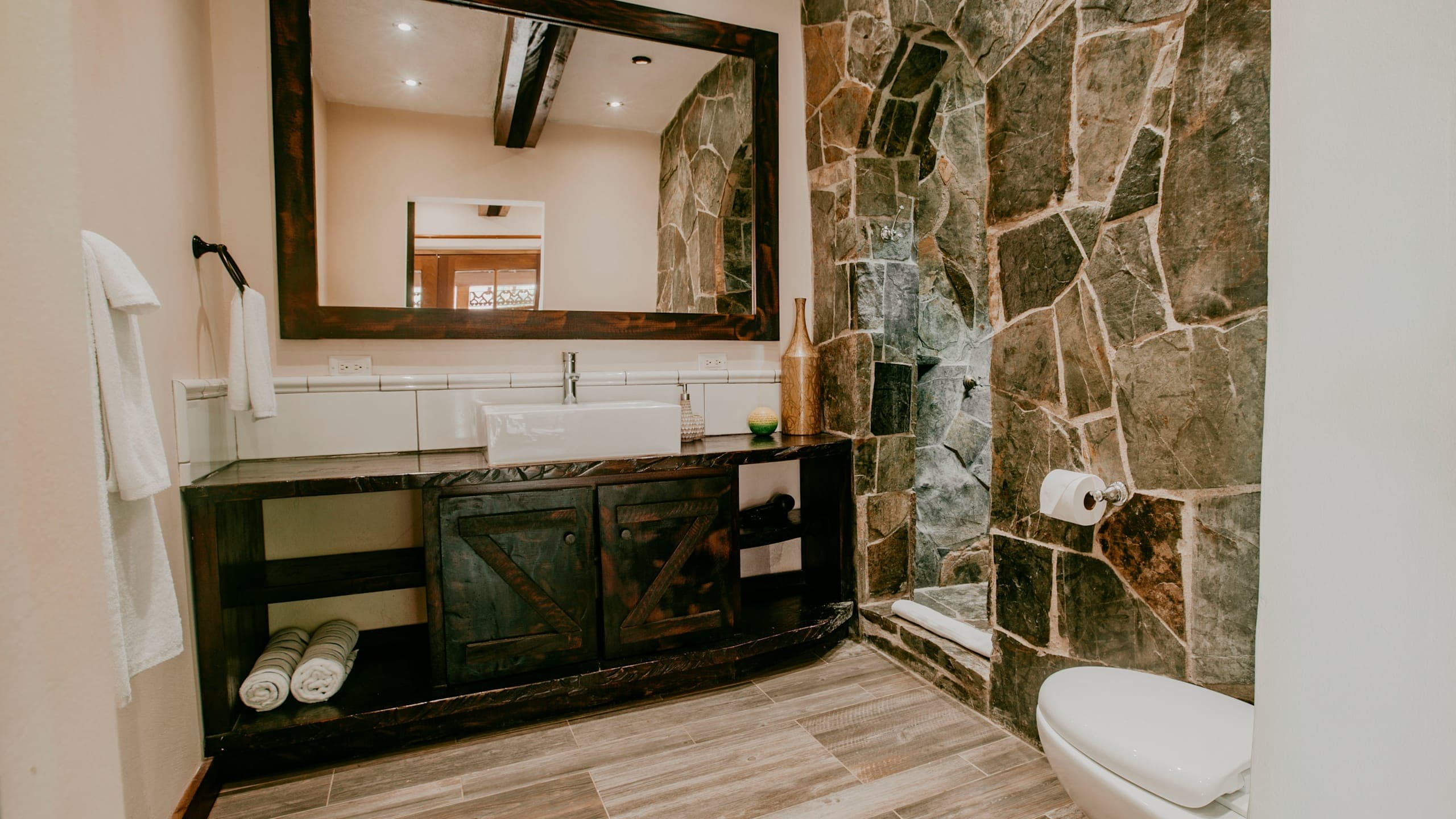 Sansara Surf & Yoga Resort - Image 4