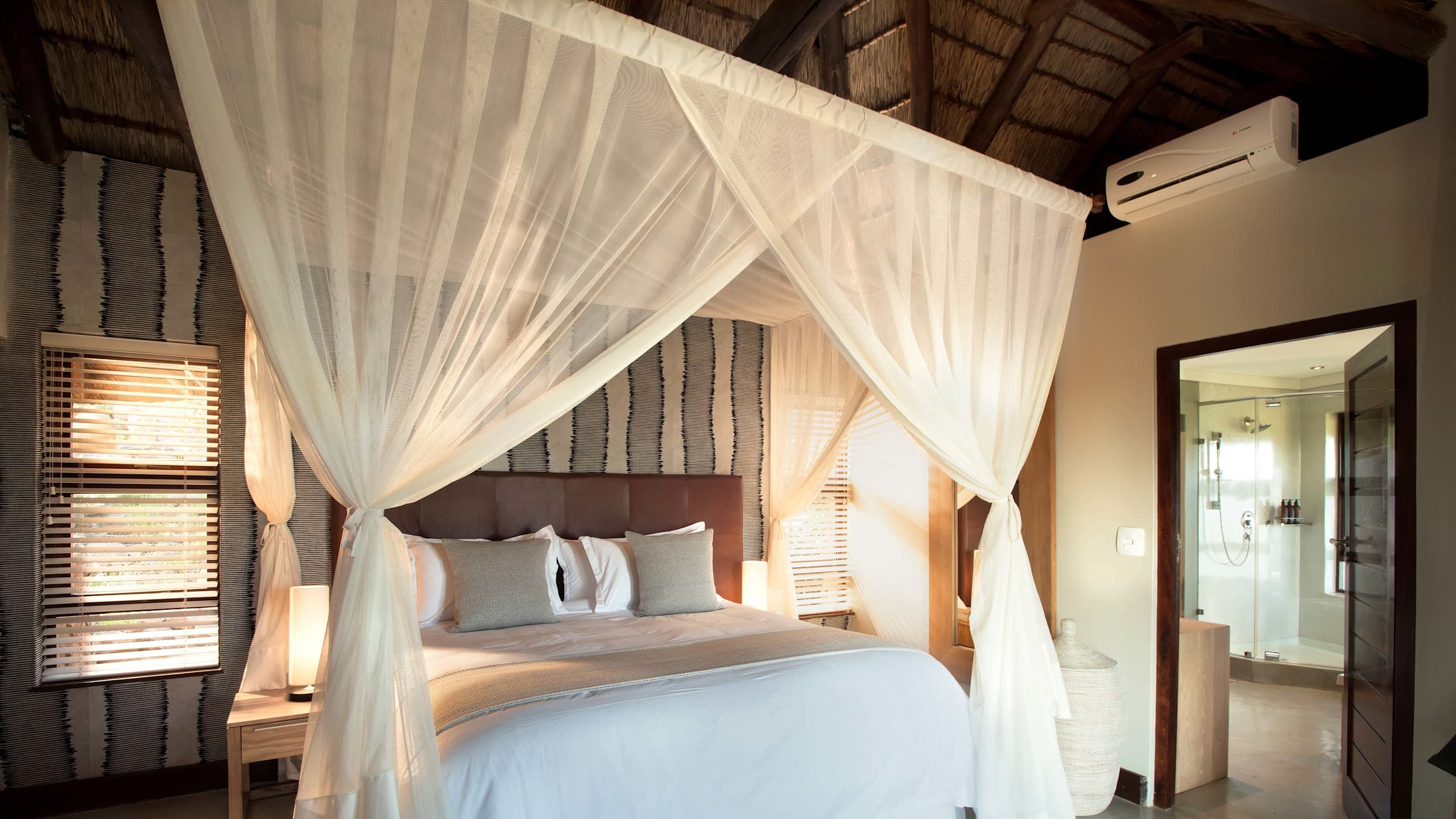 Mhondoro Safari Lodge - Image 2