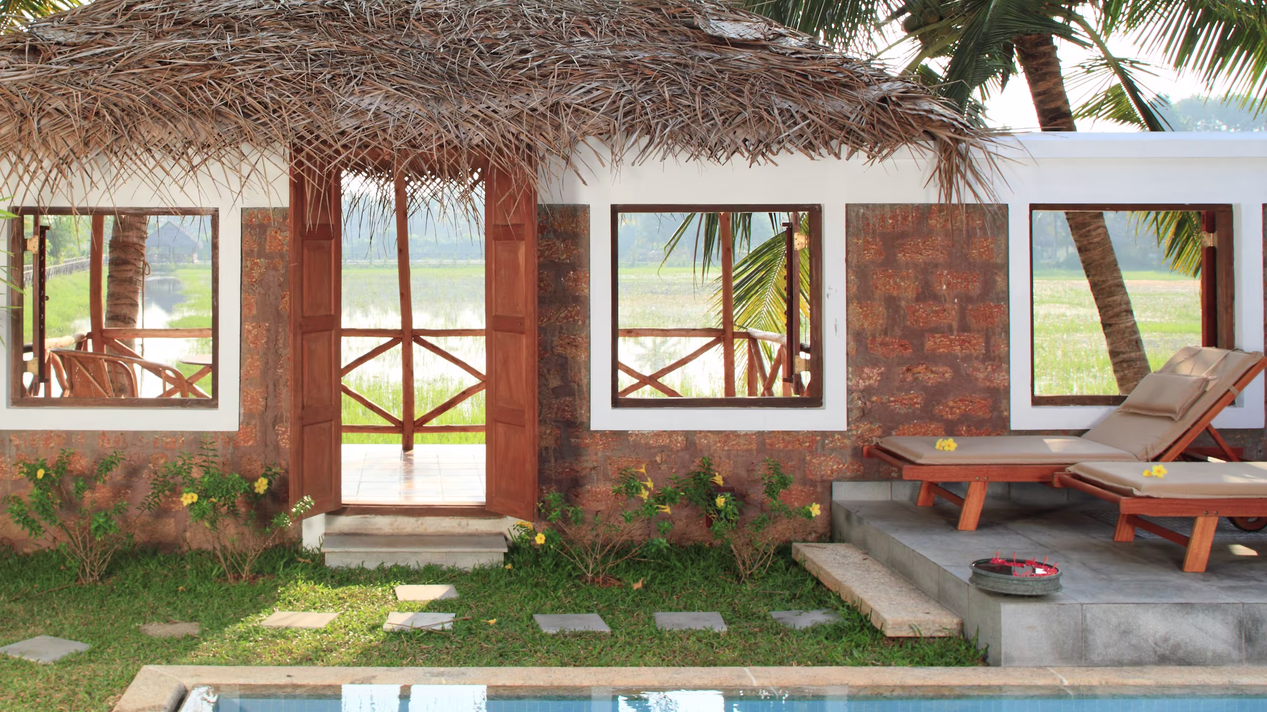 Lake Front Villa with Private Pool - Image 5