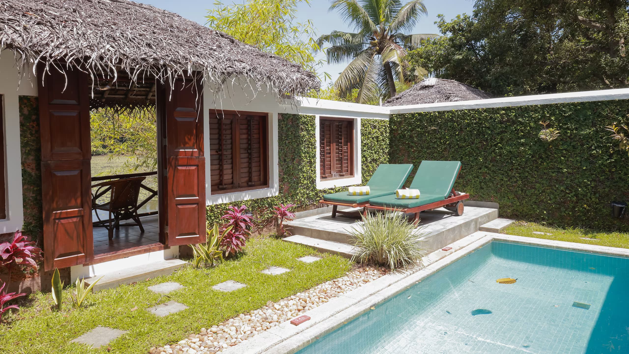 Lake Front Villa with Private Pool - Image 3