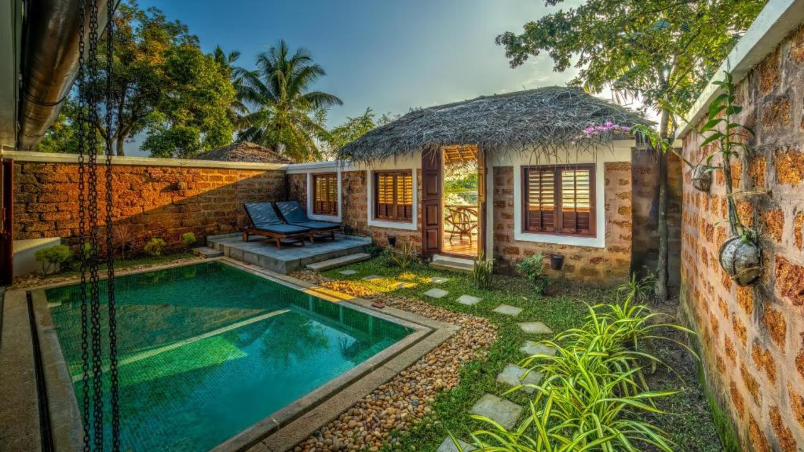Lake Front Villa with Private Pool - Image 2
