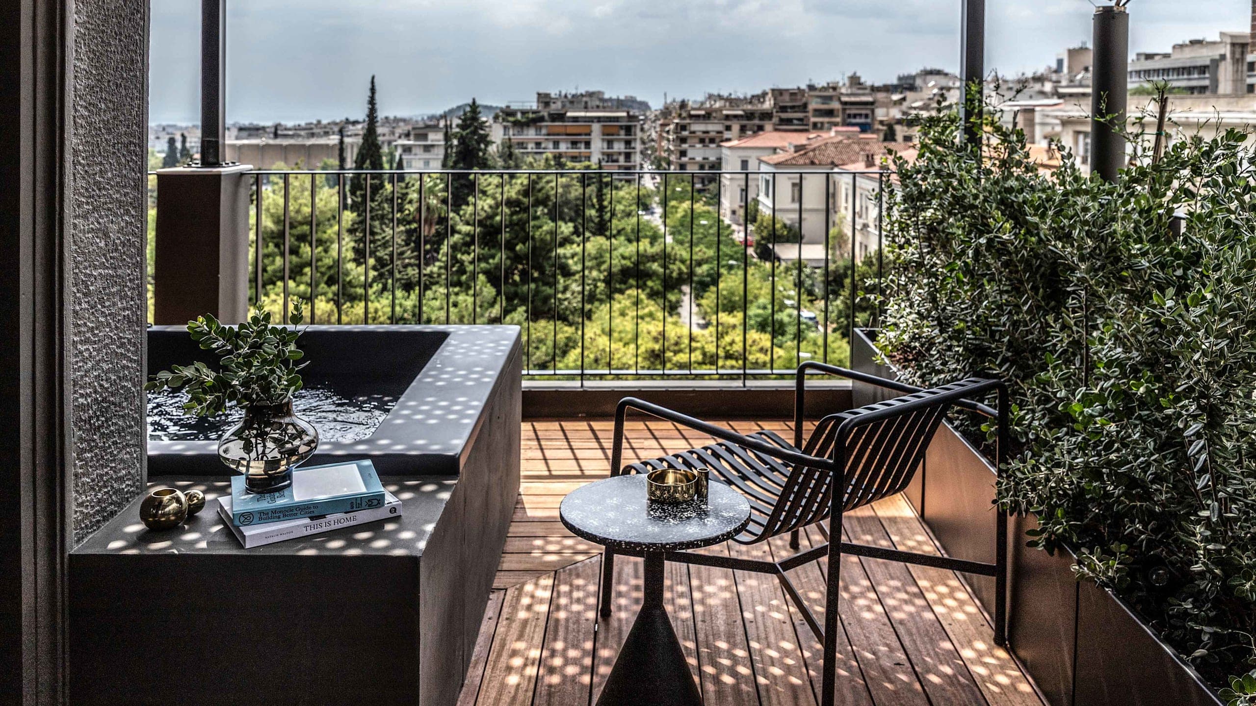 Xlarge with Acropolis view & Jacuzzi - Image 3