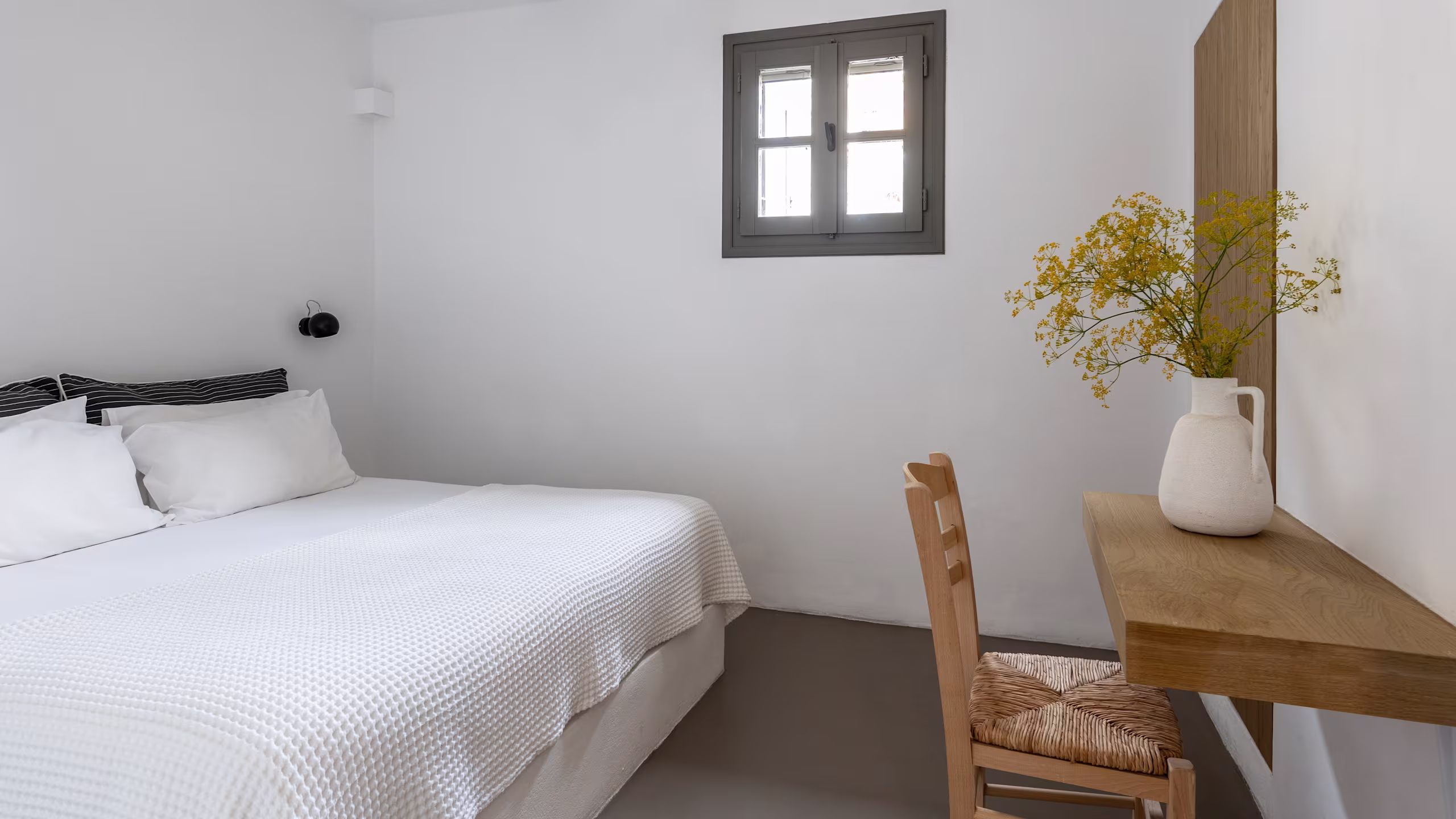 Turquoise Two-Bedroom Villa - Image 9