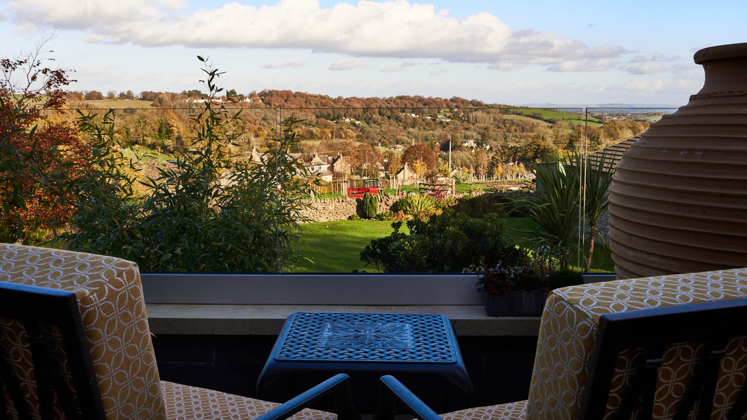 Mews Hot Tub Room - Image 3