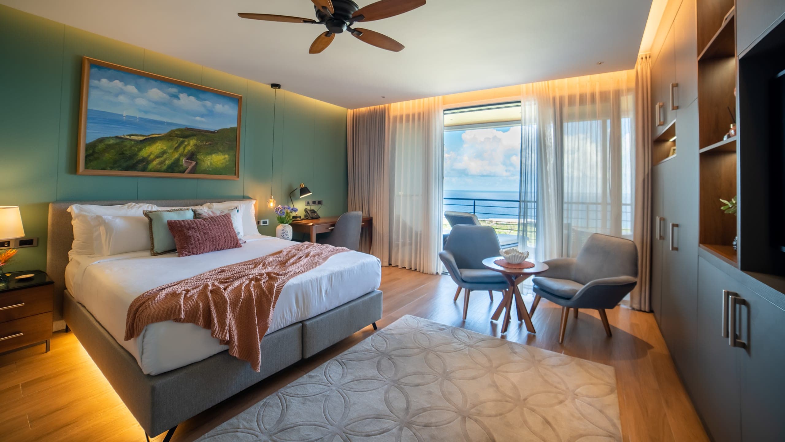 Deluxe Ocean Room First Floor - Image 4