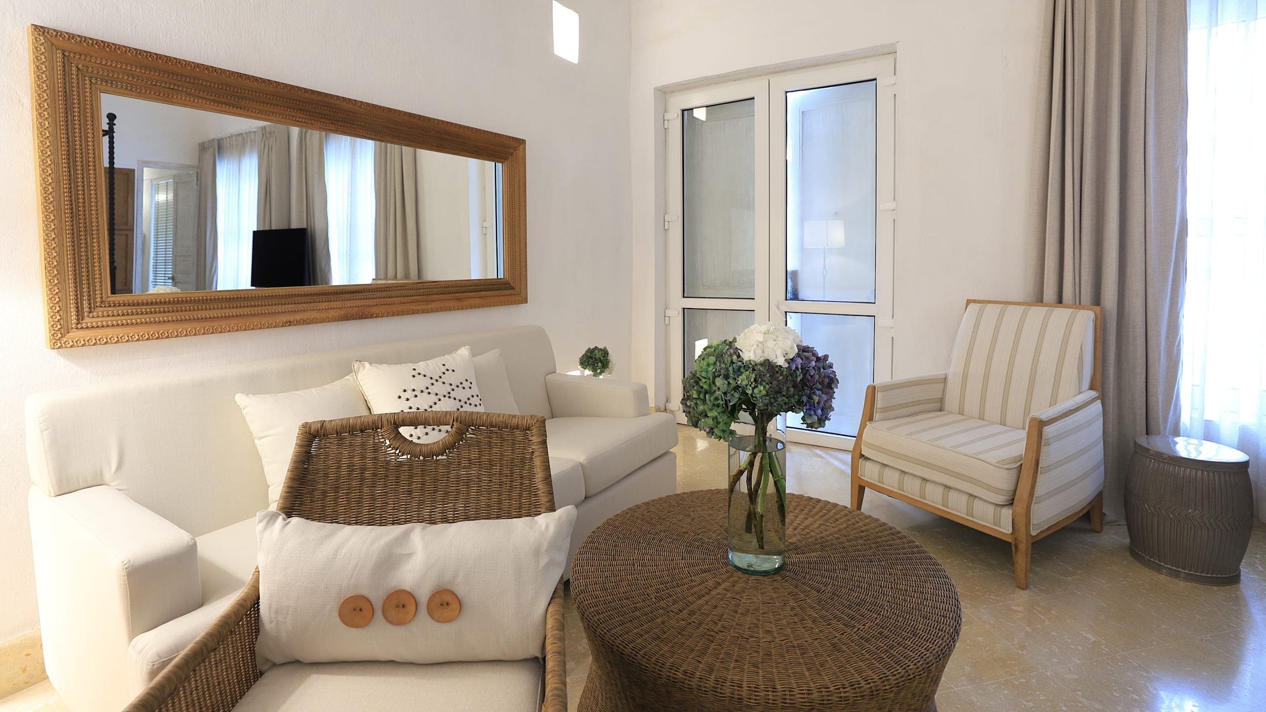 Junior Suite - Image 1