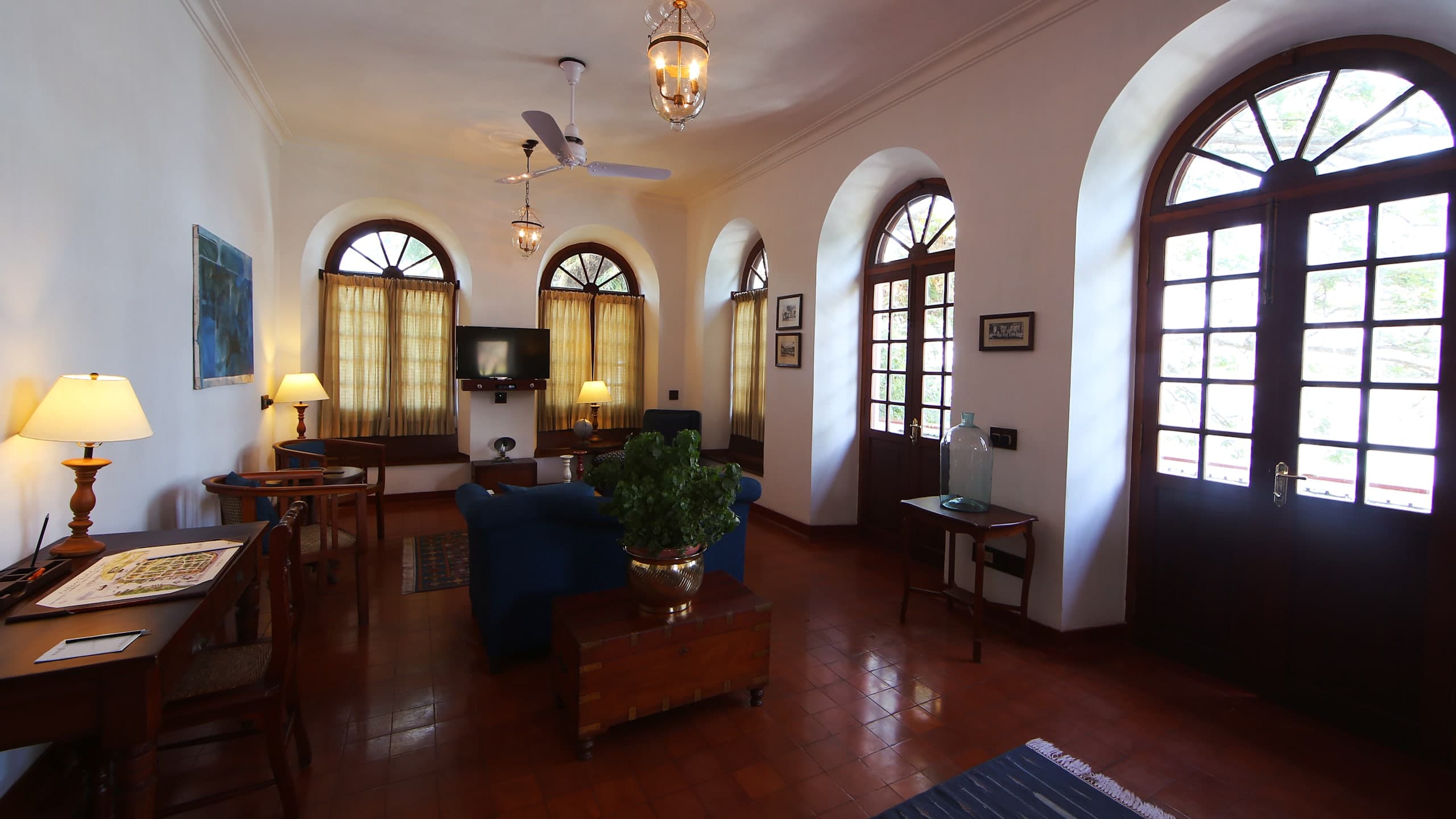 Sea-Facing Deluxe Room - Image 5