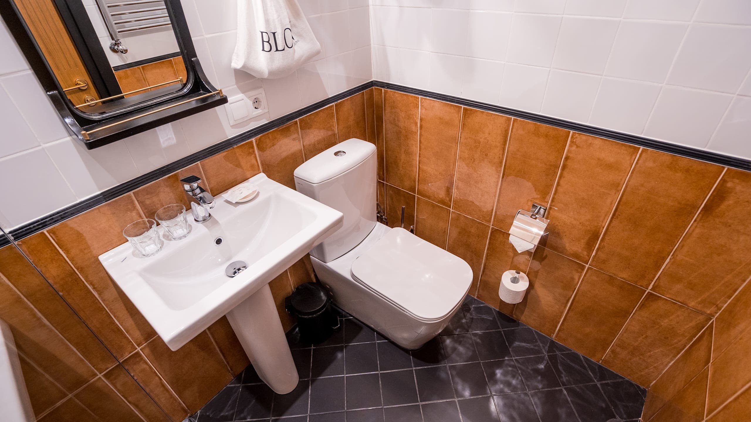 Small Double Room - Image 6