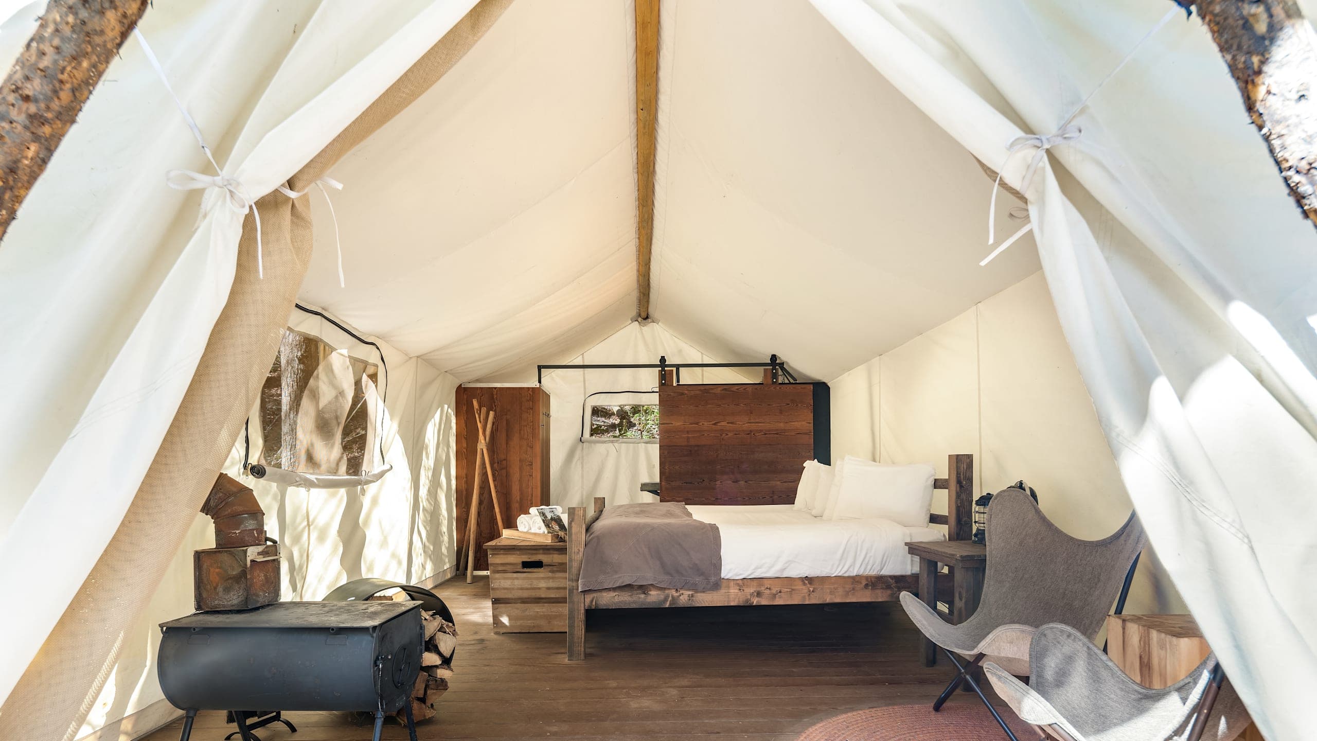Deluxe Tent - Image 3