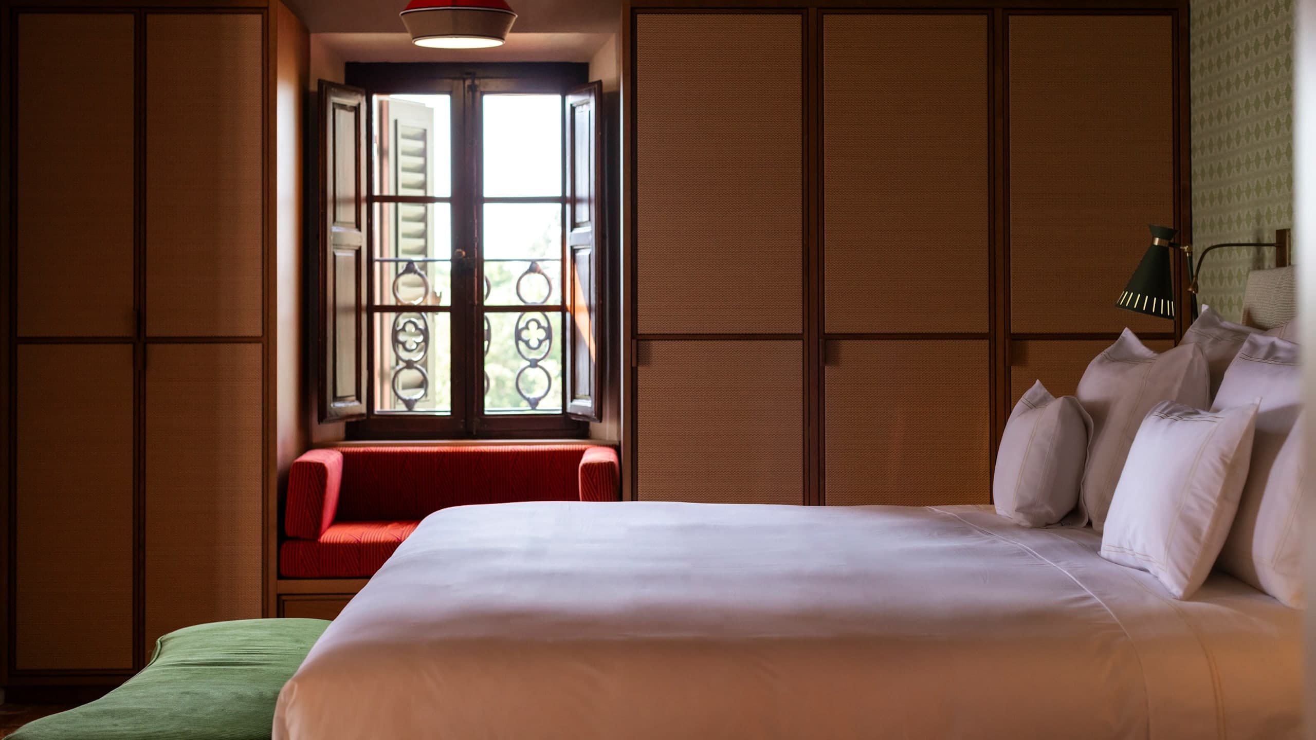 Deluxe Room - Image 1