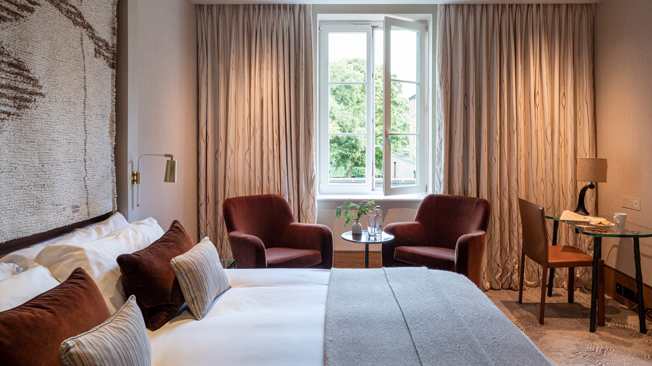 Classic Twin - Image 1