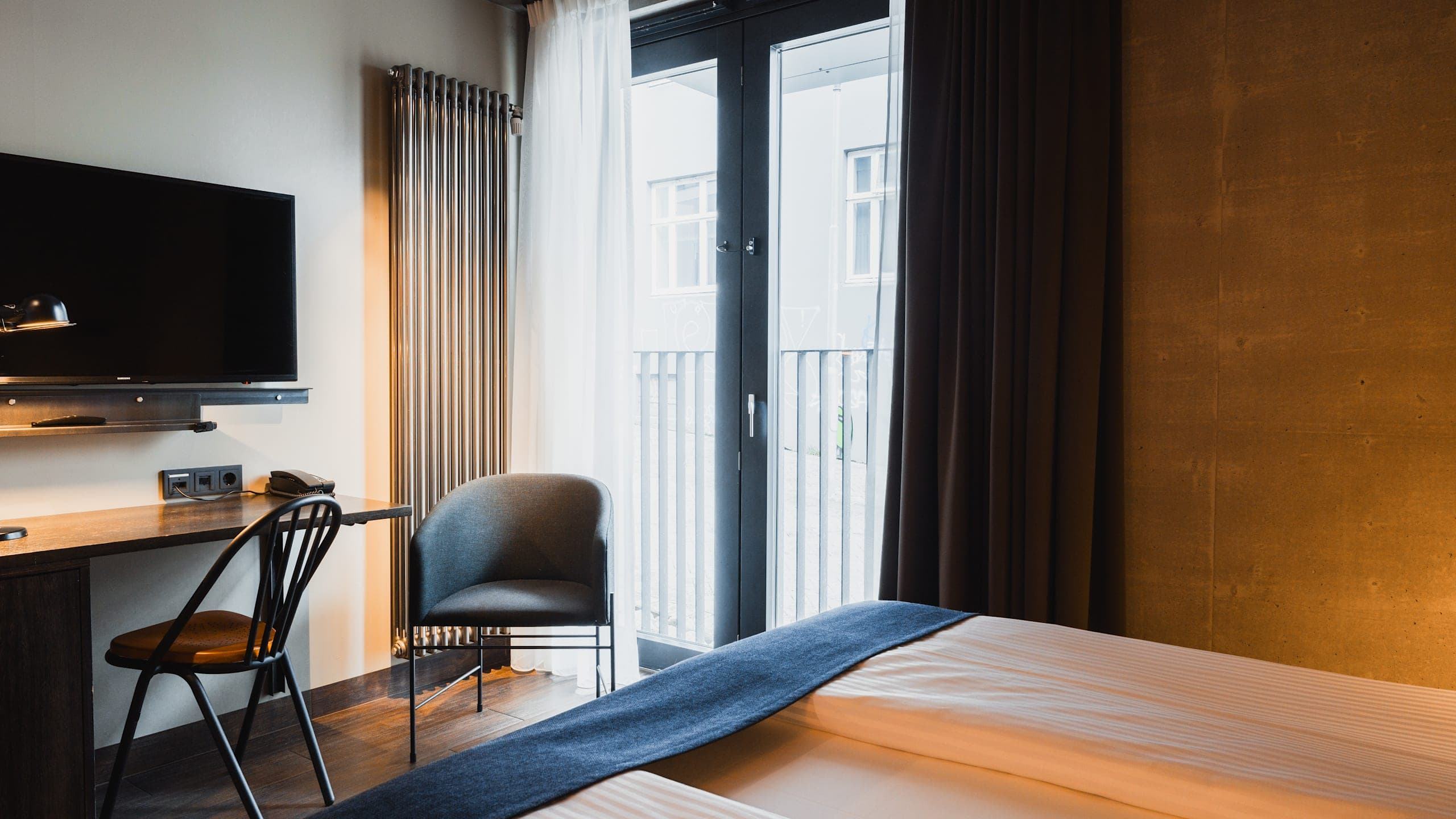 Exeter Hotel - Image 3