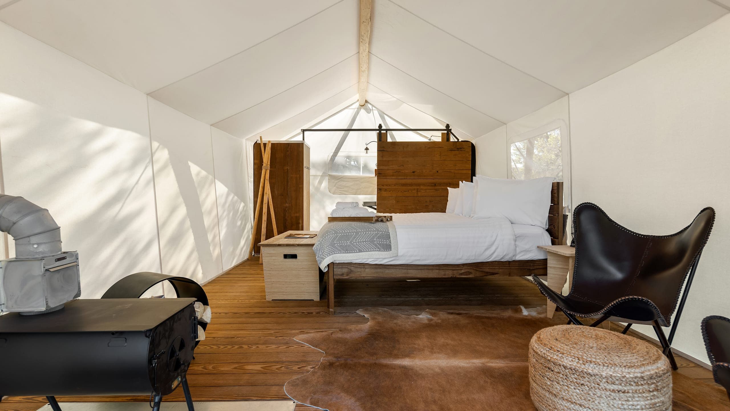 Deluxe Tent - Image 6