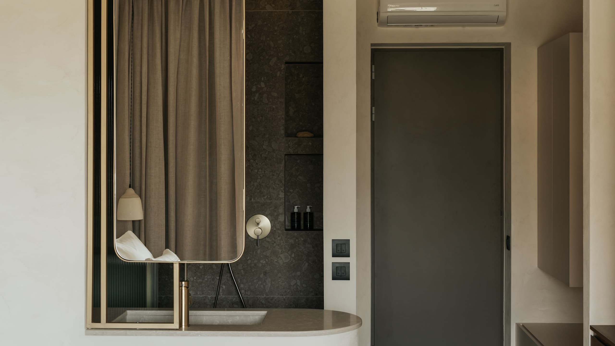 Swim-up Double Room - Image 7