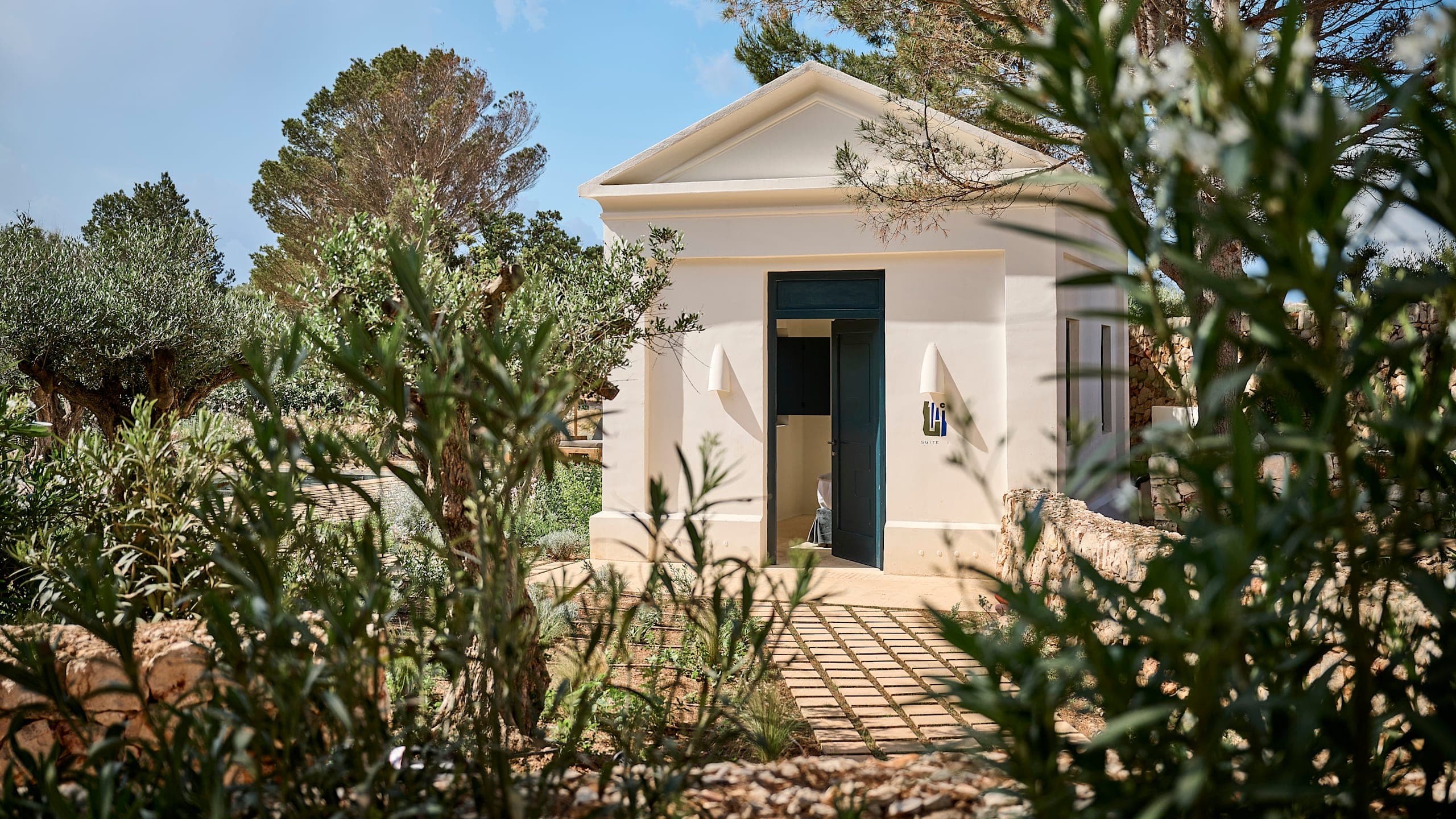 Exclusive Histórica Suite with Private Pool - Image 5