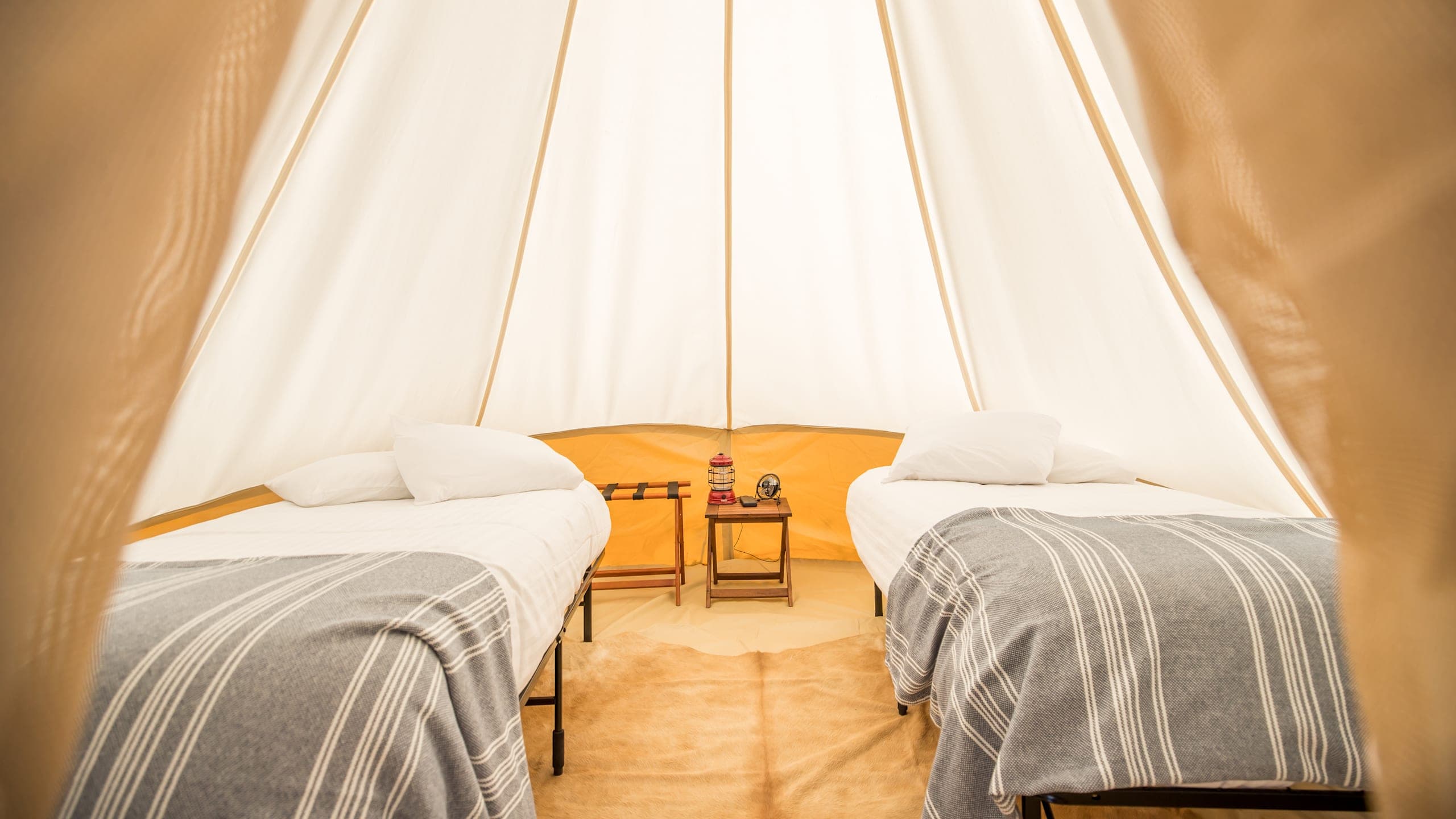 Deluxe with Kids' Tent - Image 5