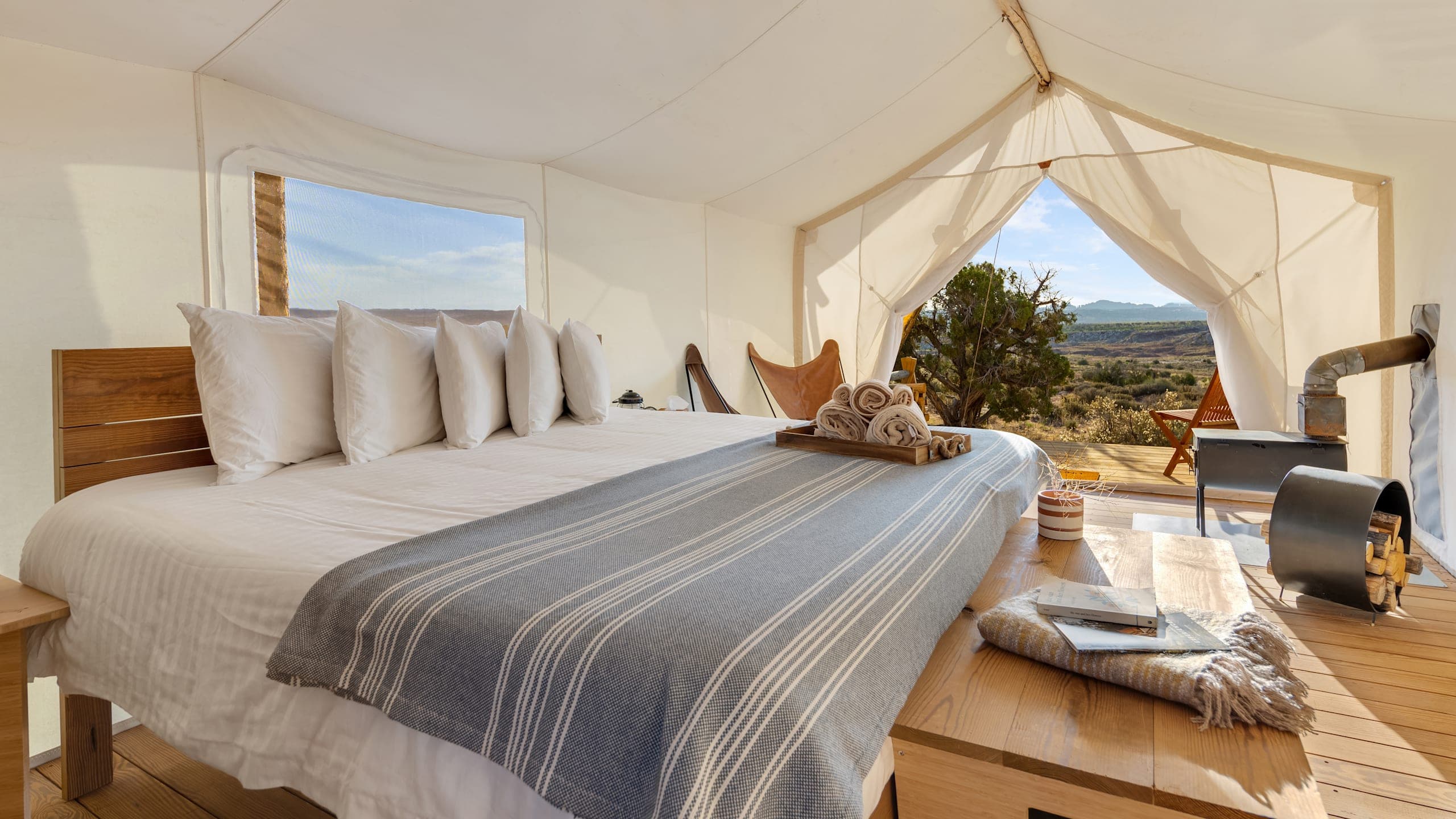 Deluxe with Kids' Tent - Image 4