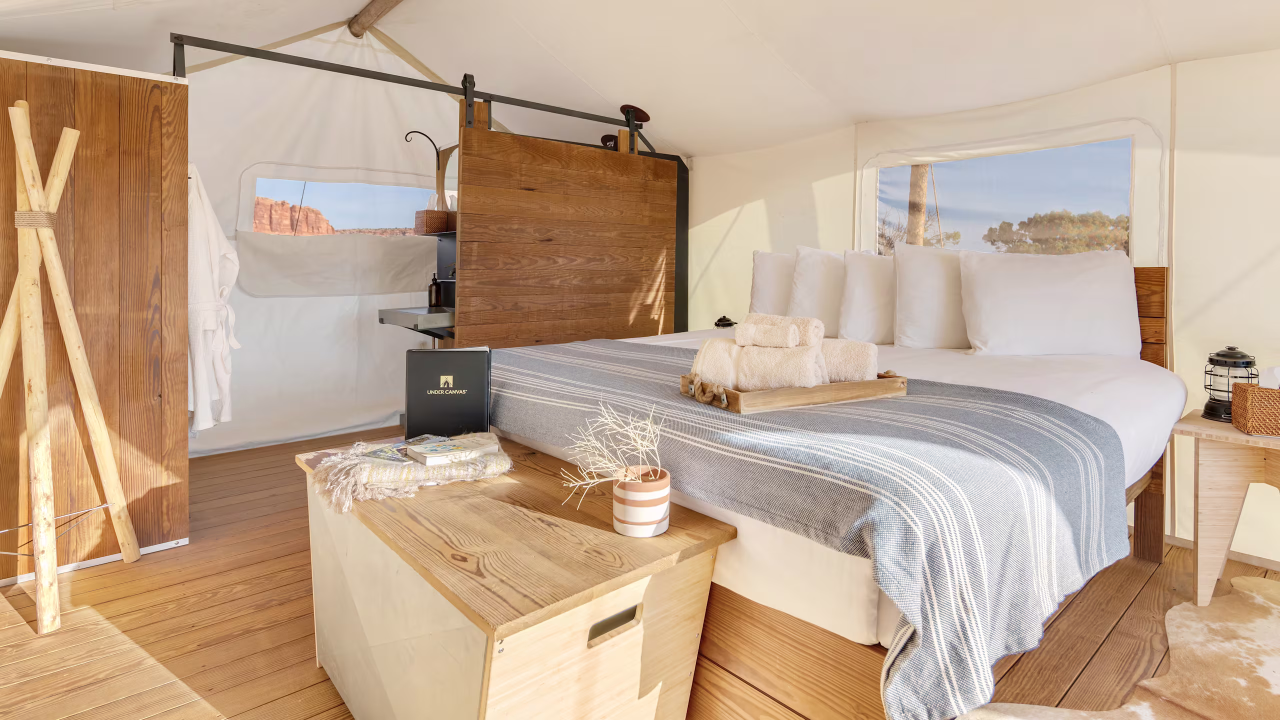 Deluxe Tent - Image 1