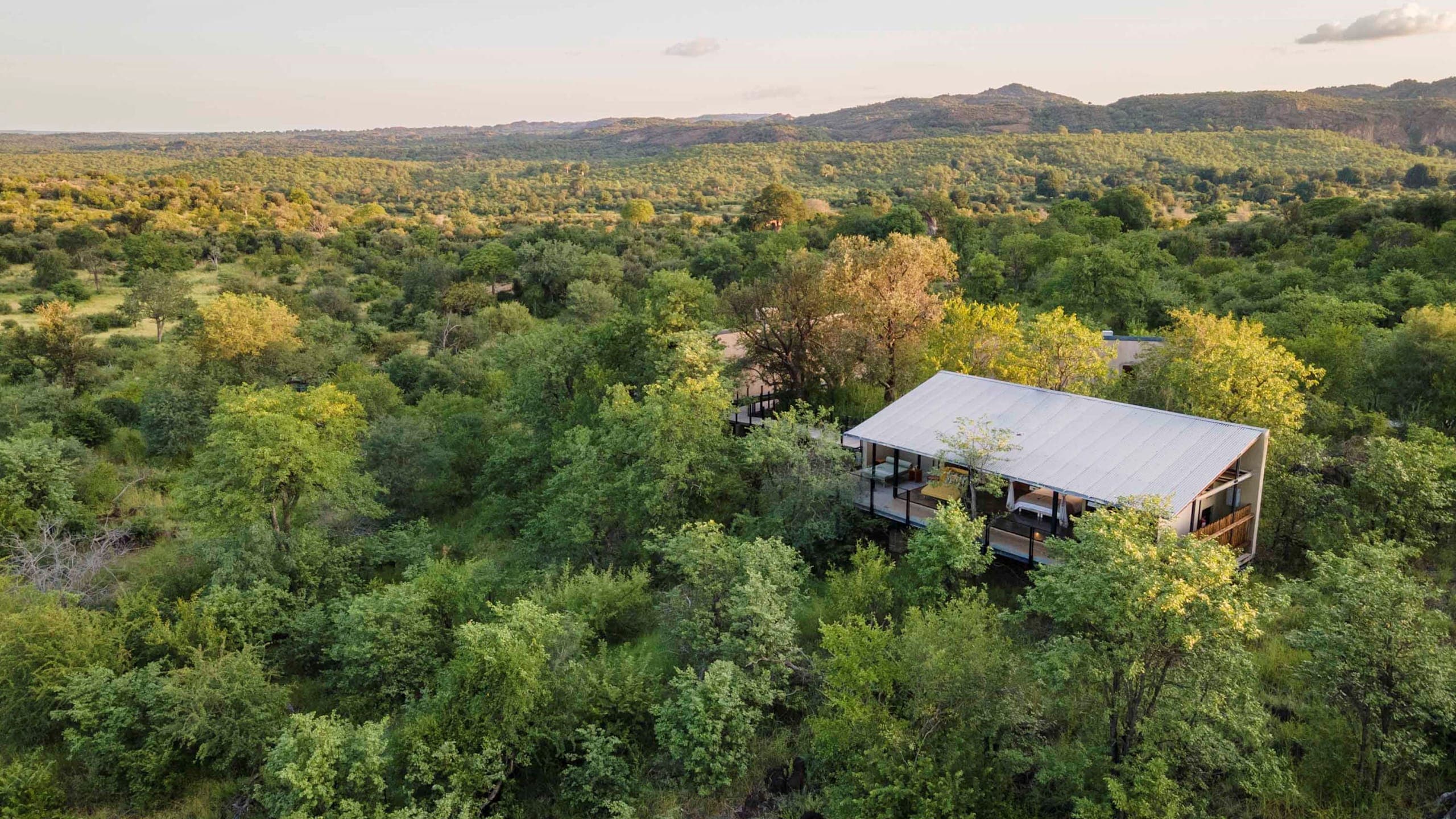 Luxury River View Space - Image 3