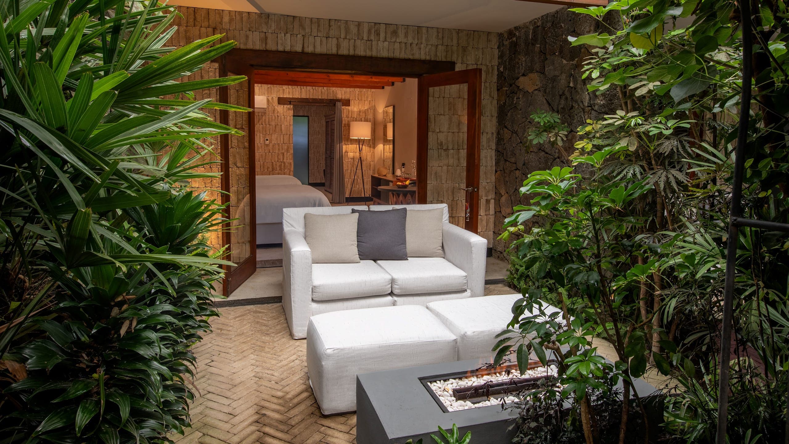 Premium Double Room with Patio - Image 3