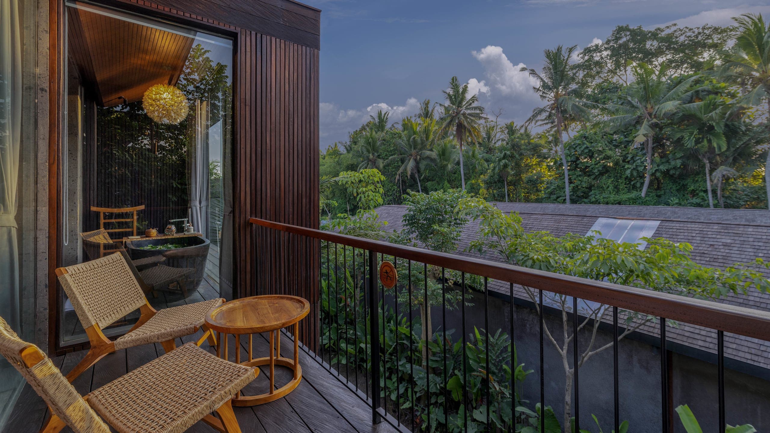 Grand Deluxe Balcony Garden View - Image 3