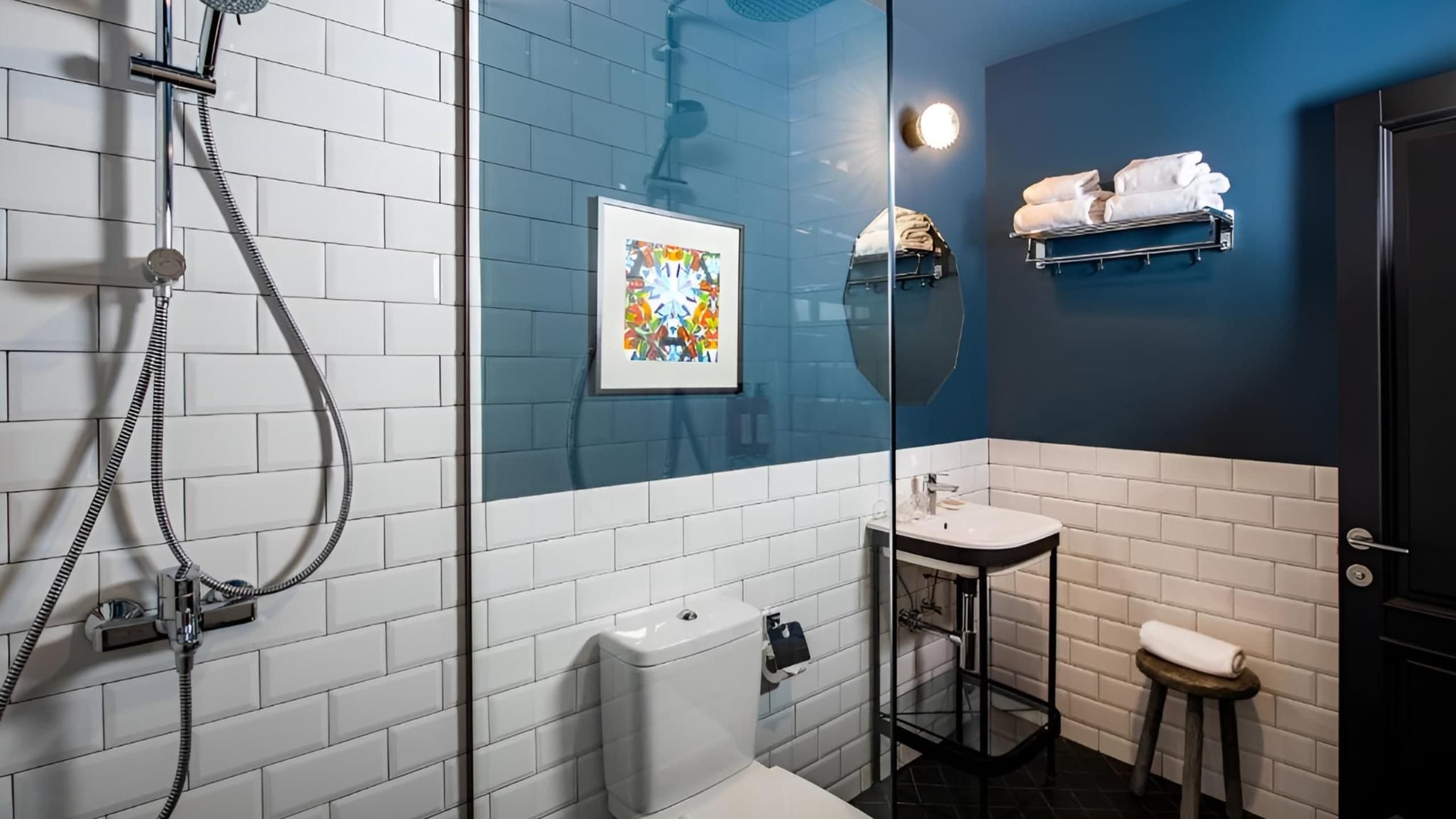 Small Room - Image 2