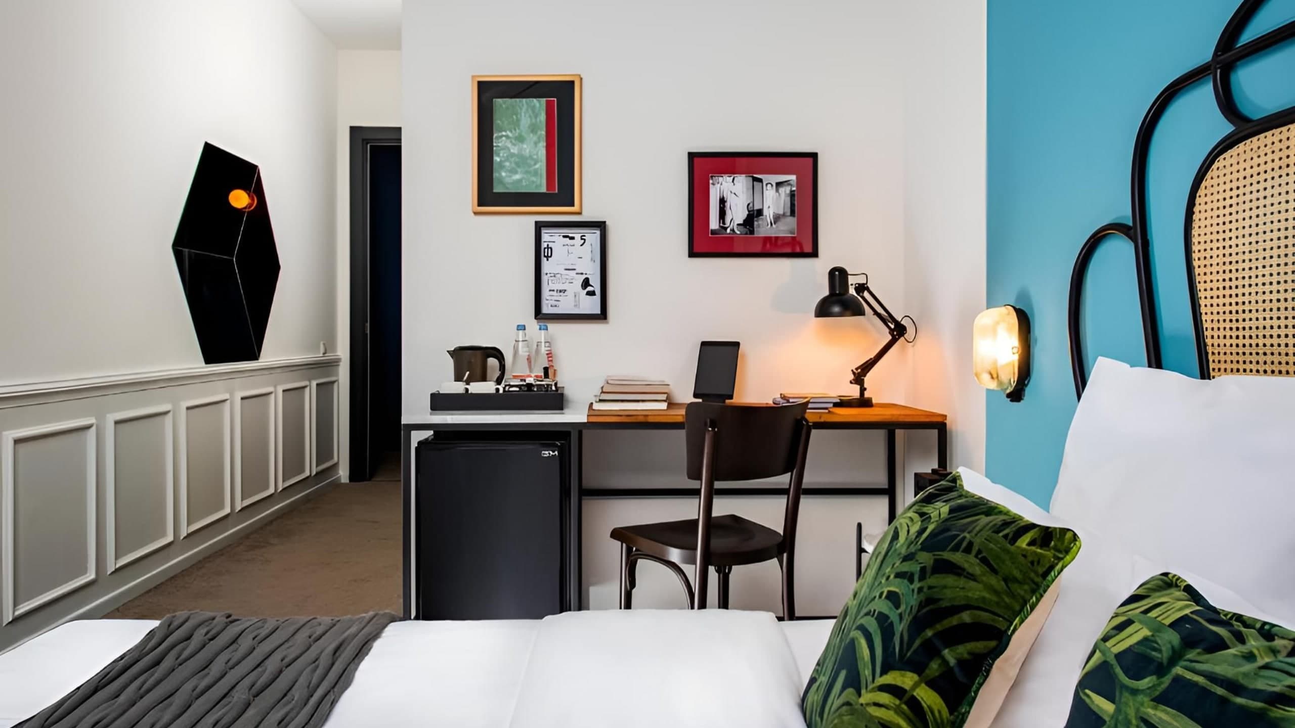 Small Room - Image 1