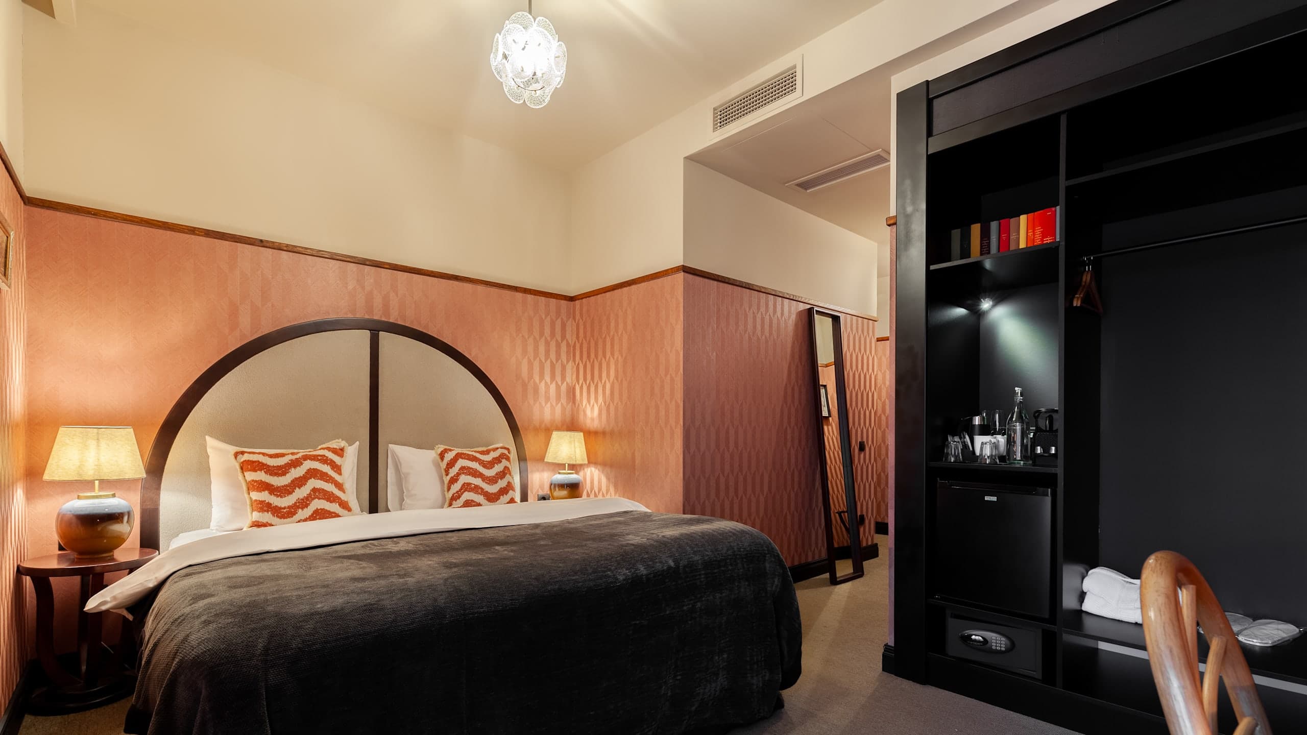 Balcony Suite - Image 3