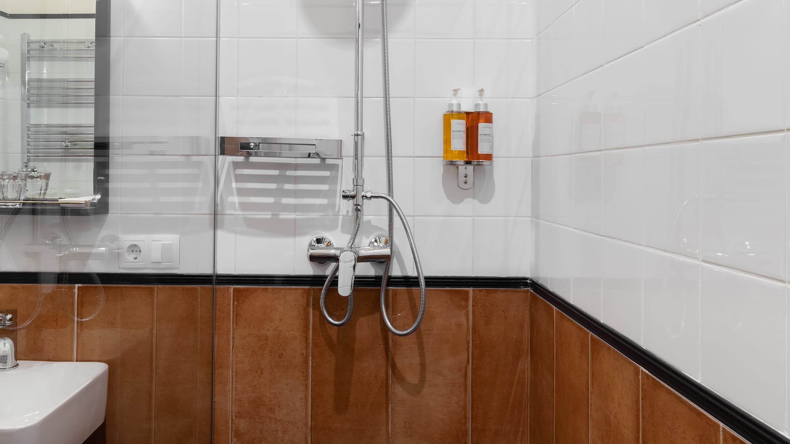 Balcony Suite - Image 1