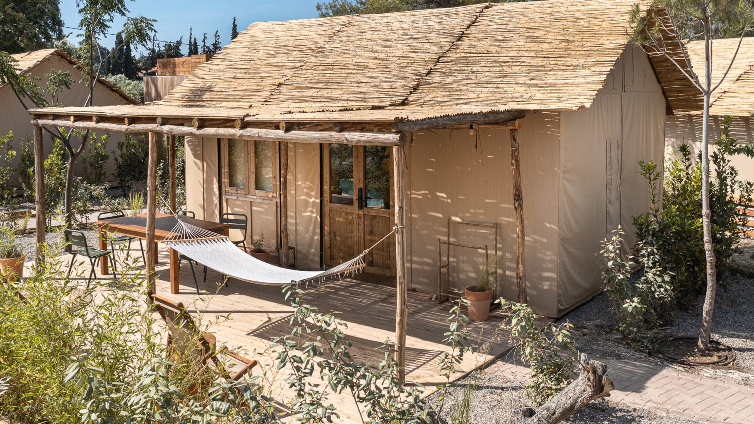 Lodge Tent with Garden - Image 5