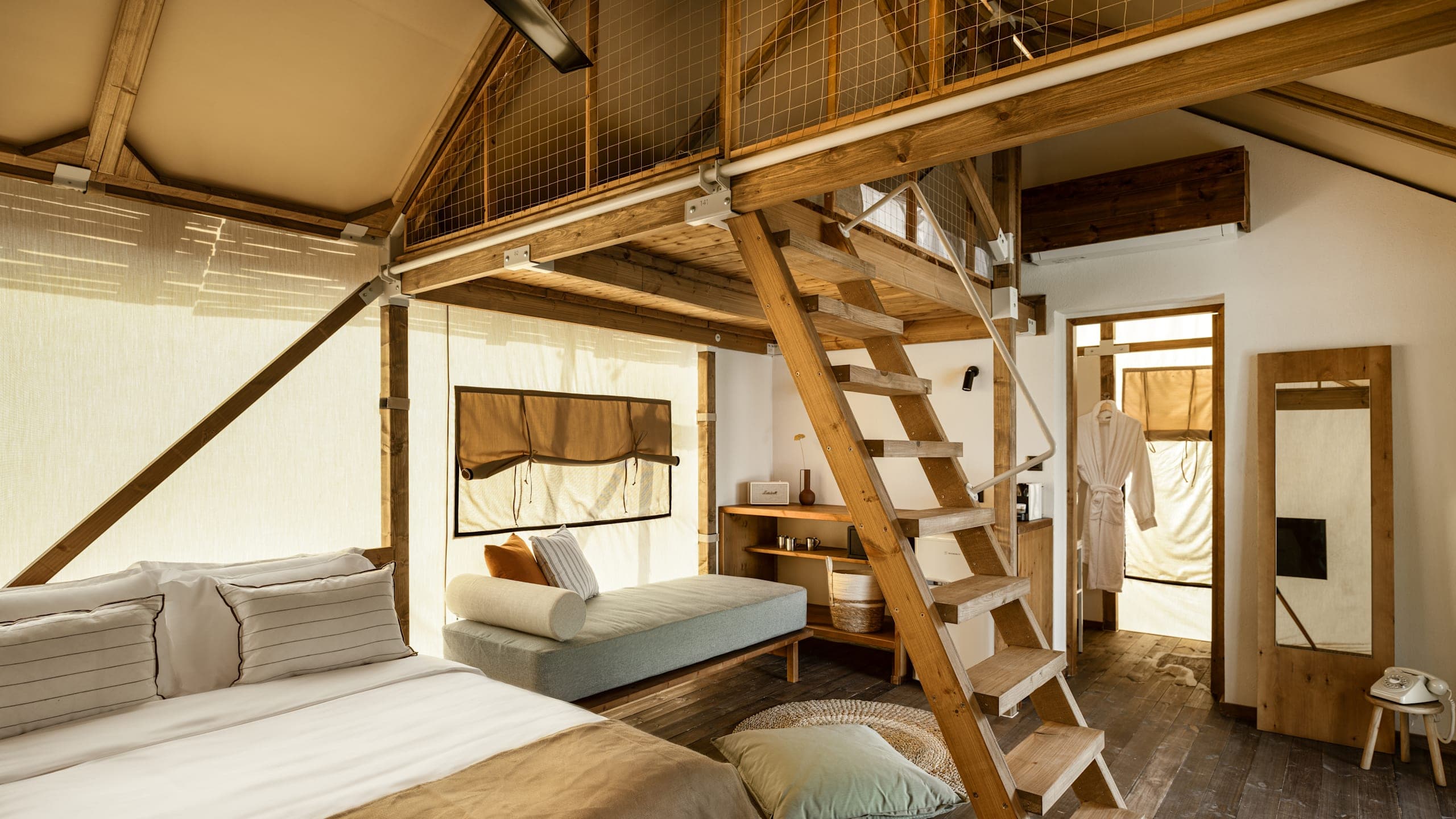 Lodge Tent with Garden - Image 3