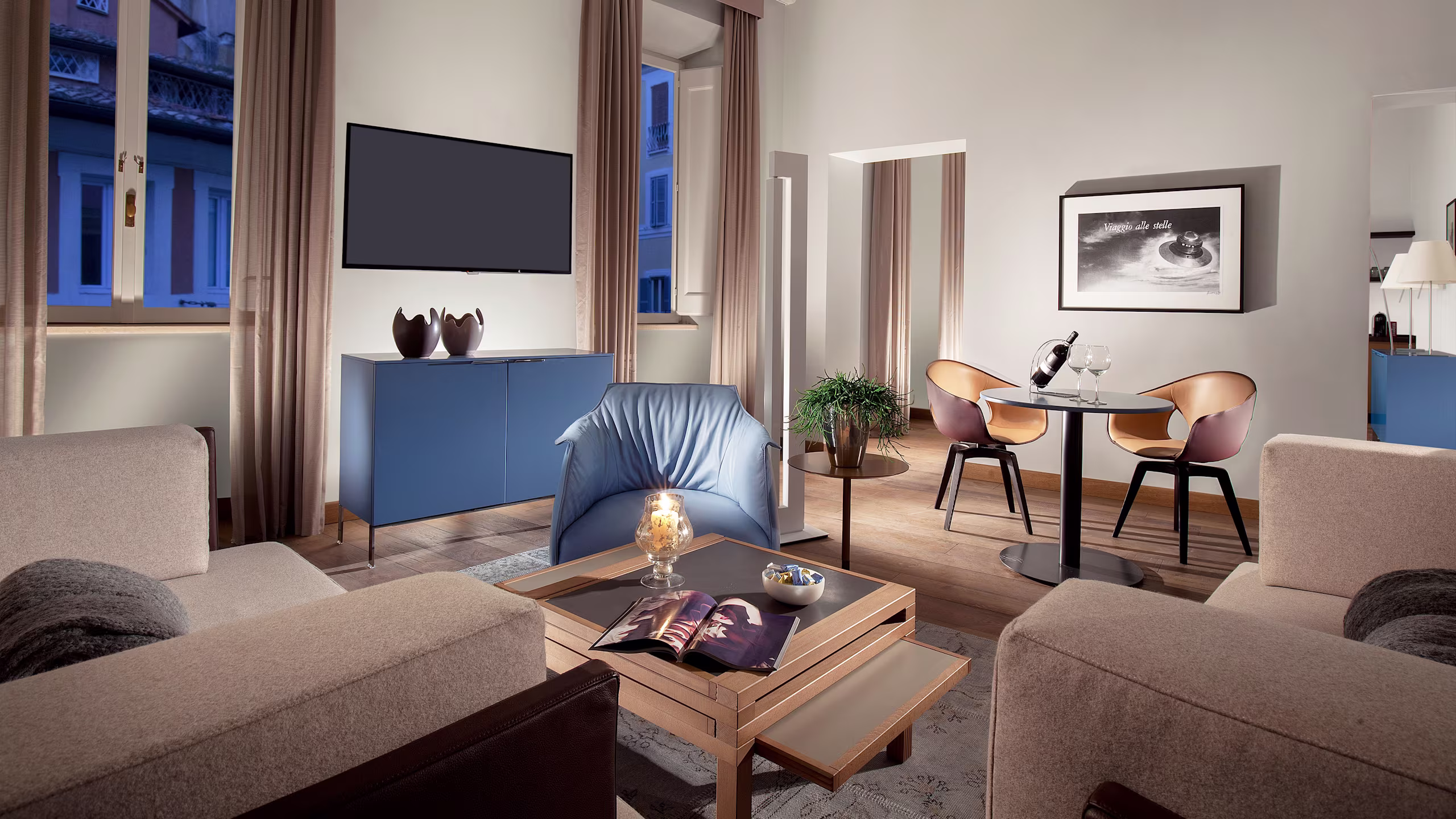 Deluxe Suite - Image 1