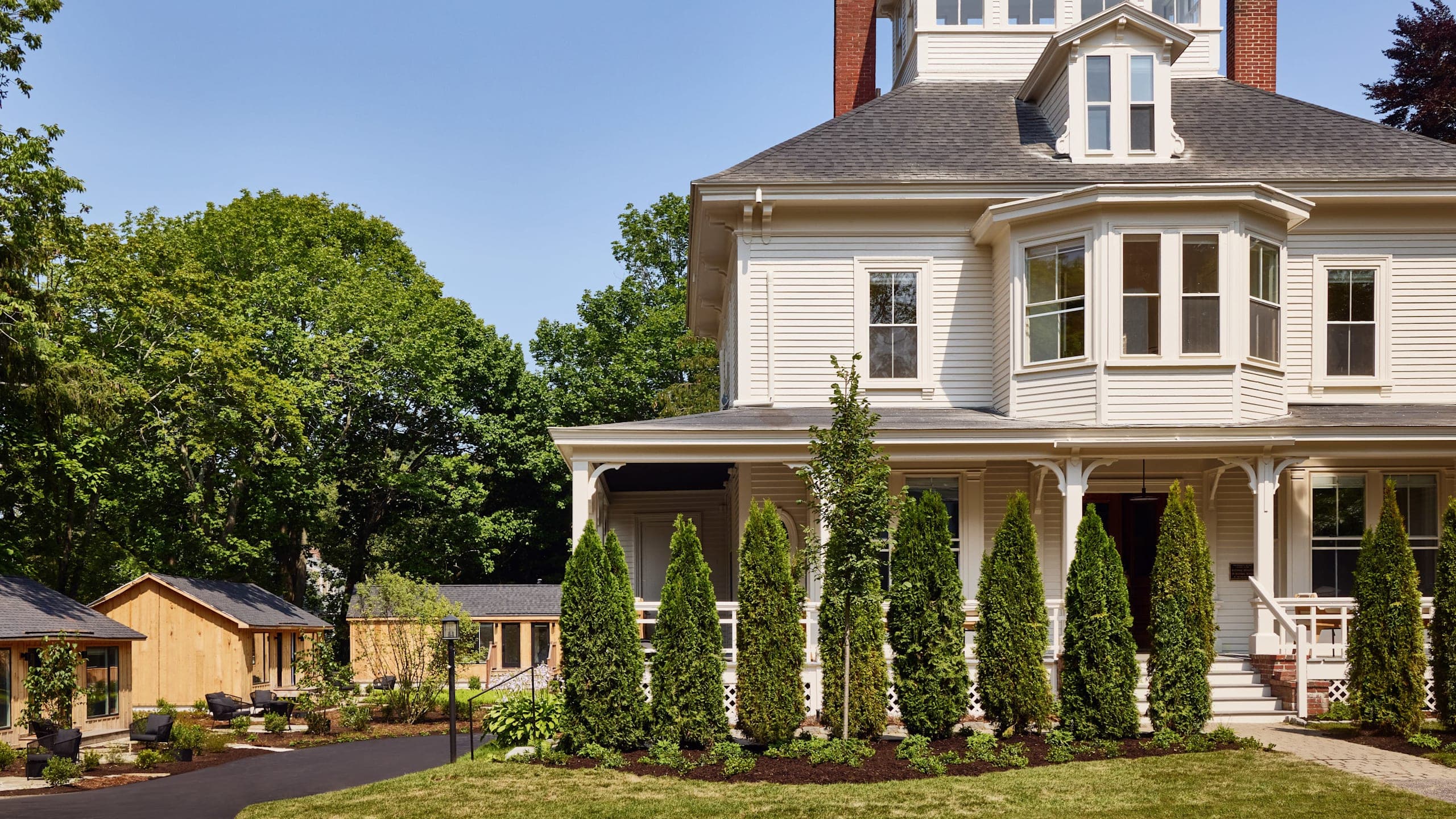 King Fireplace Suite - Image 1