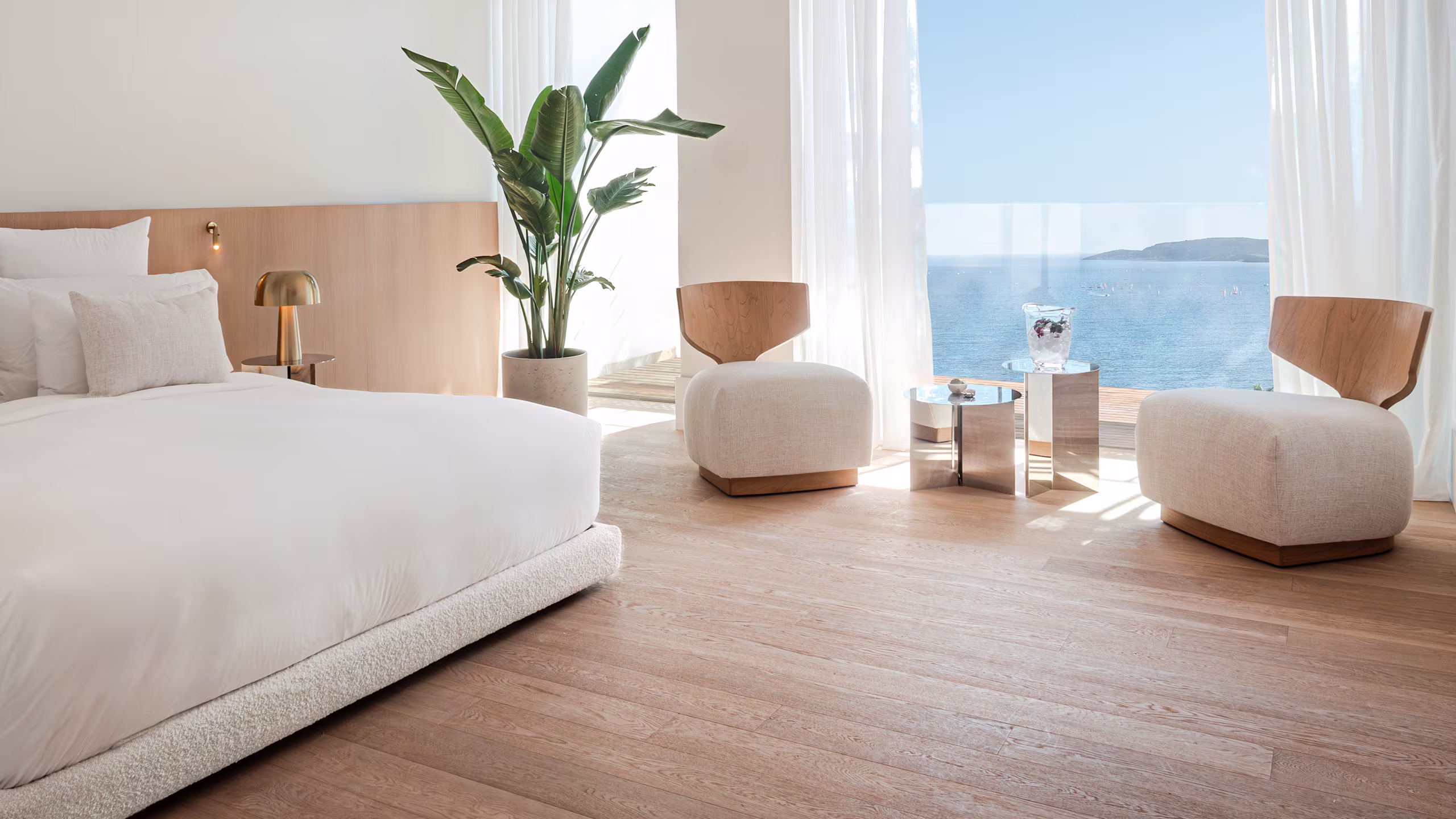 Deluxe Room - Image 5