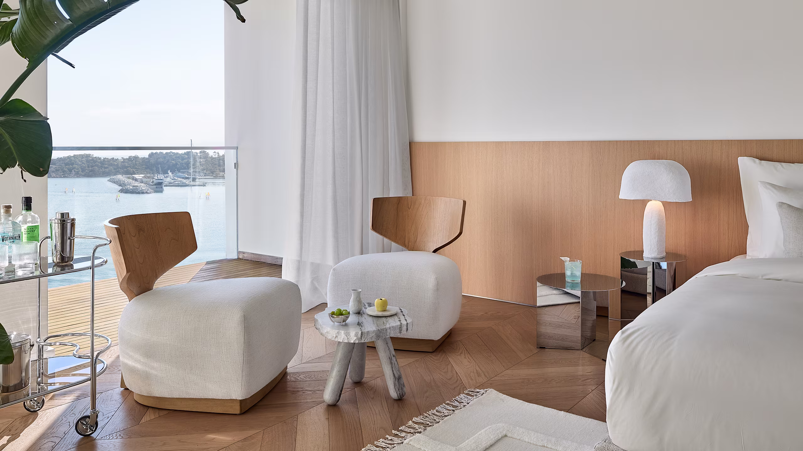 Club Deluxe Room - Image 2