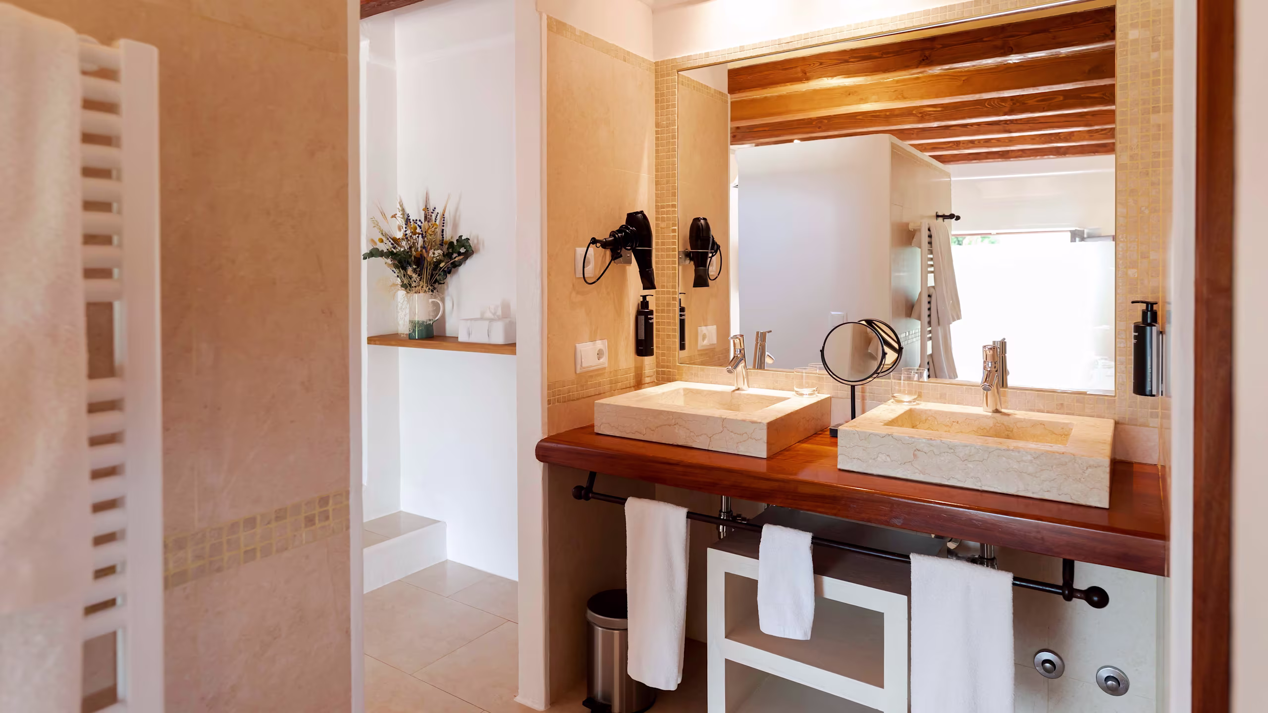 Double Room - Image 7