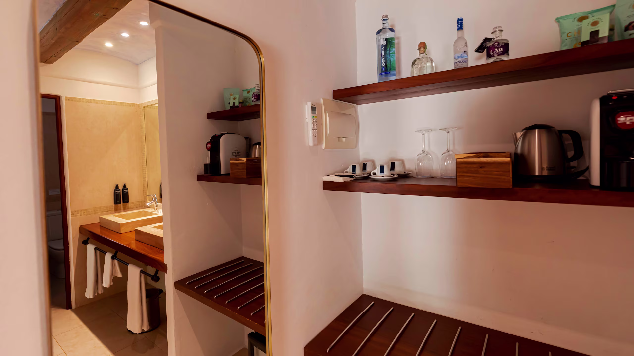 Double Room - Image 6