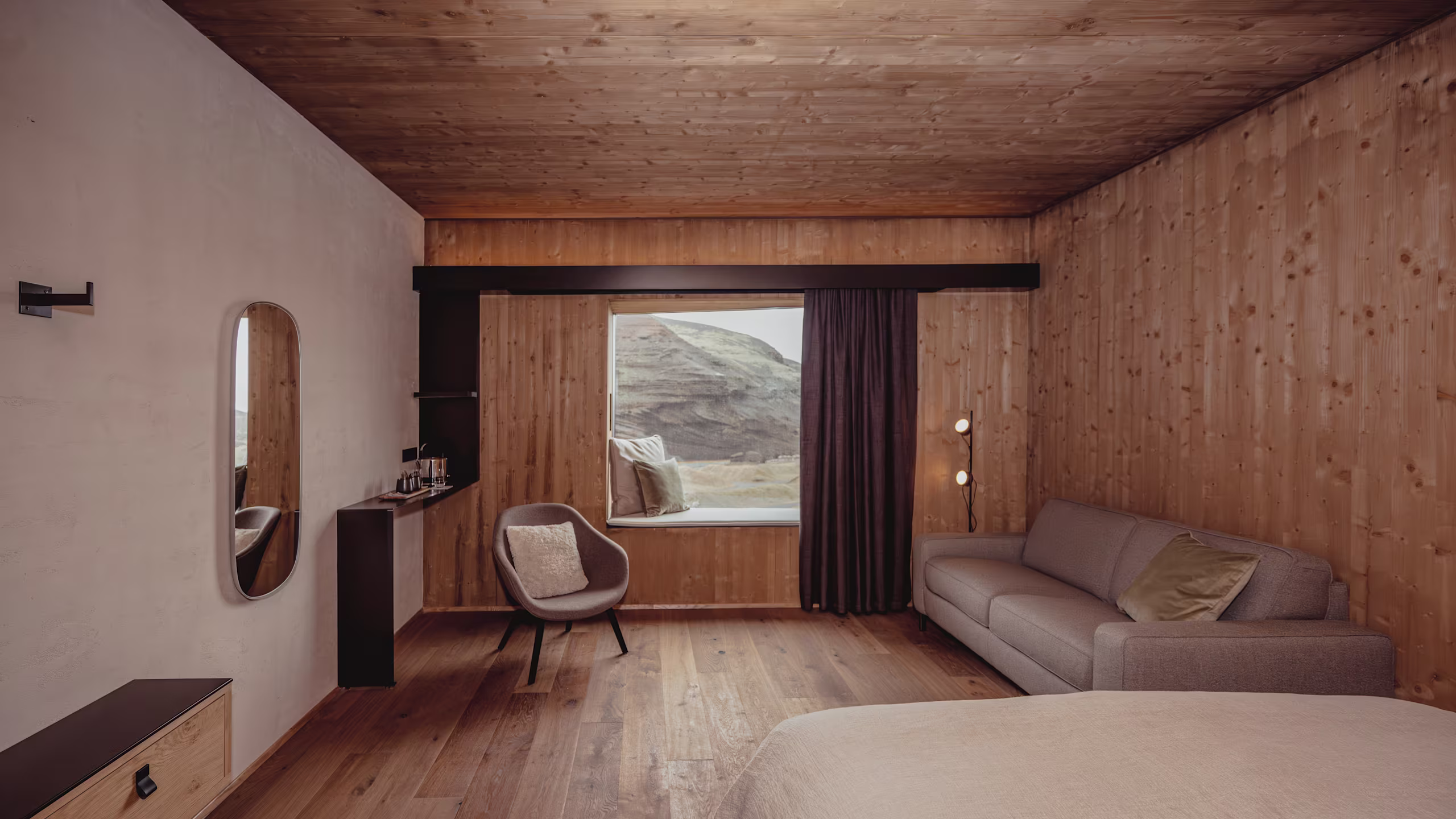 Highland Base Hotel - Image 4