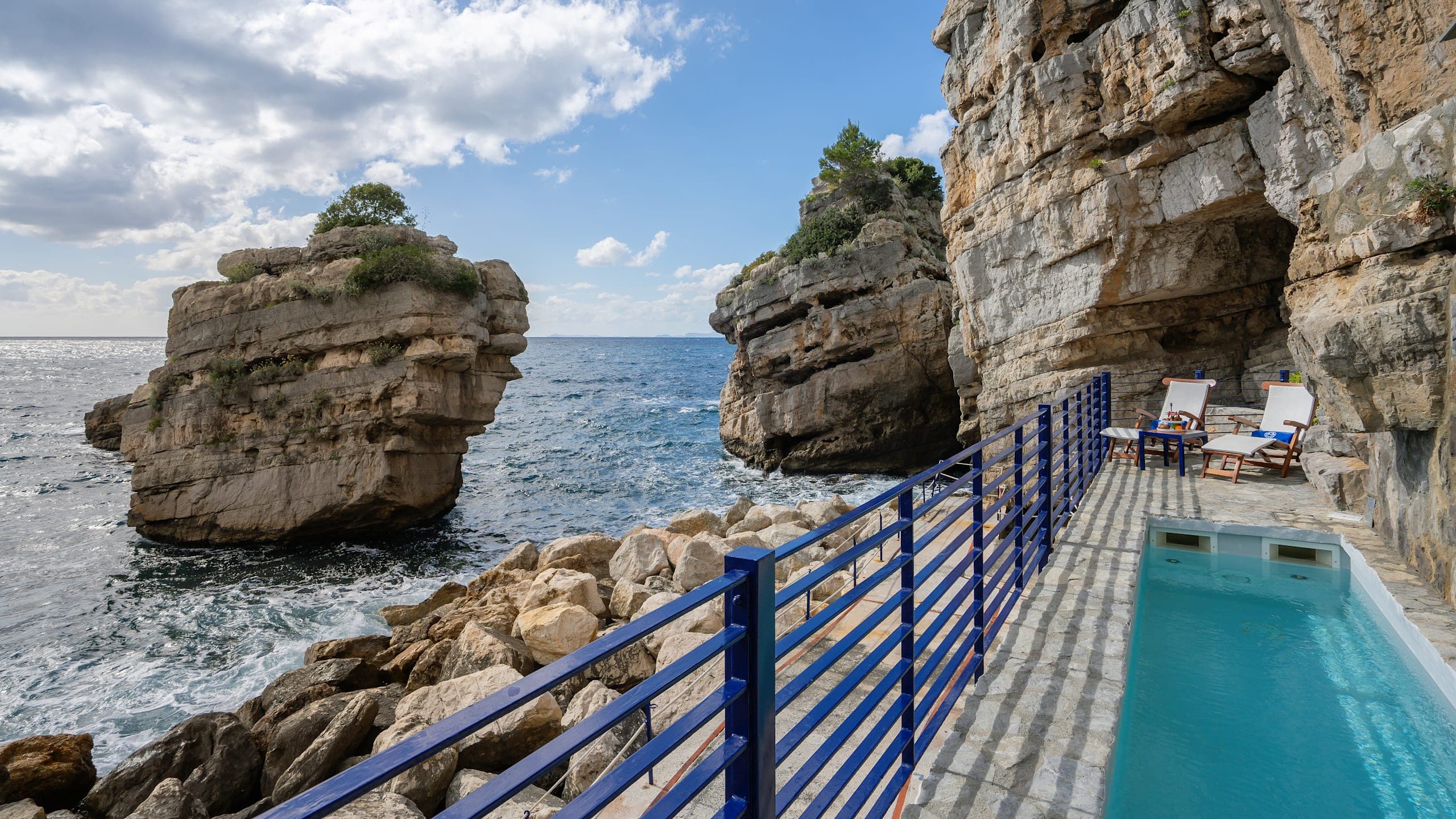 Marité Suite with Sea View Terrace and Private Outdoor Pool - Image 1