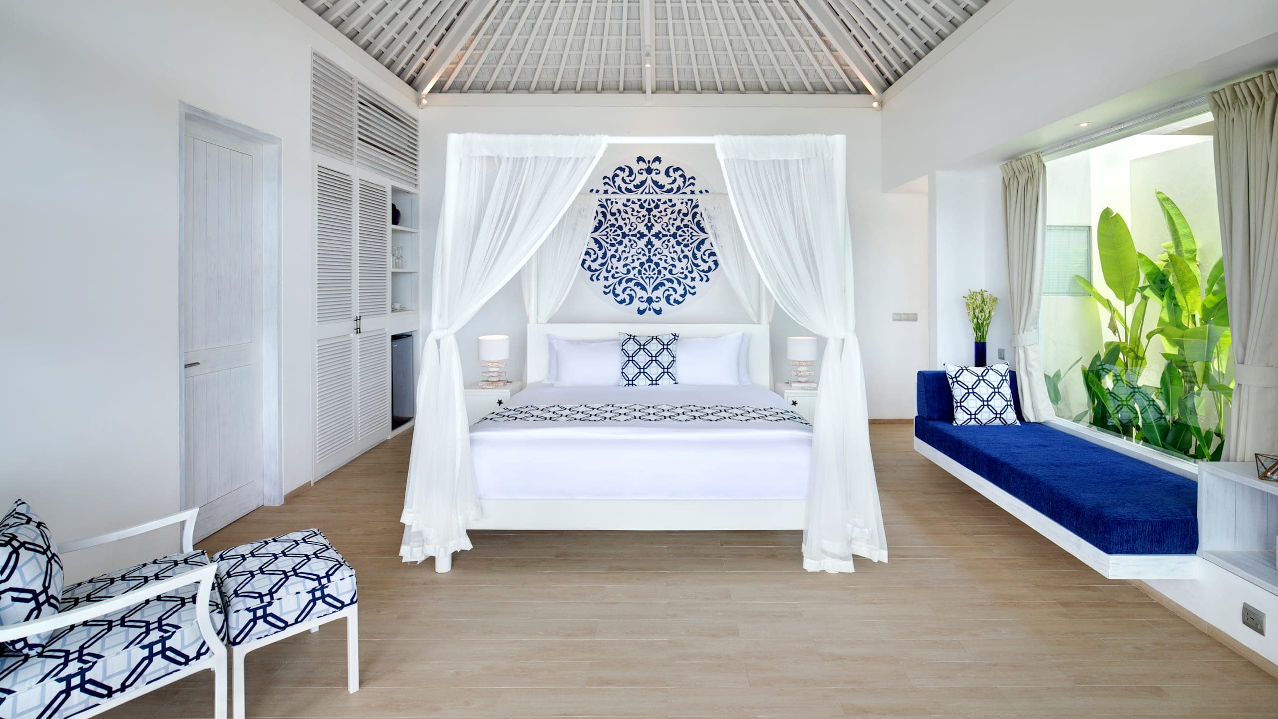 Studio Bedroom Ocean View Villa - Image 13