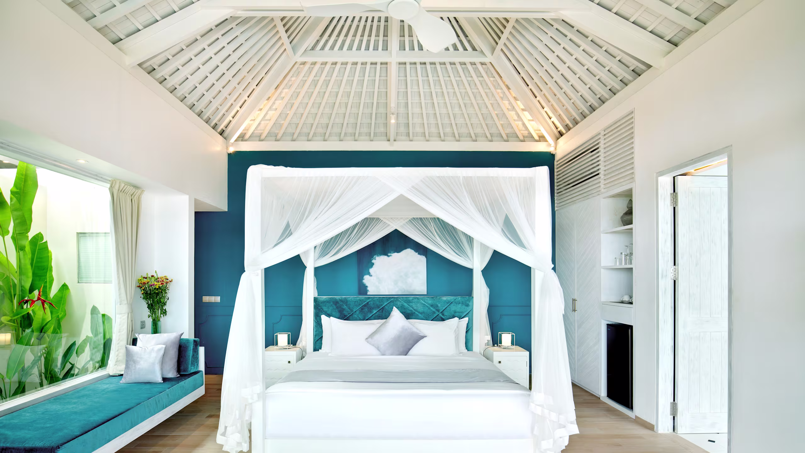 Studio Bedroom Ocean View Villa - Image 5