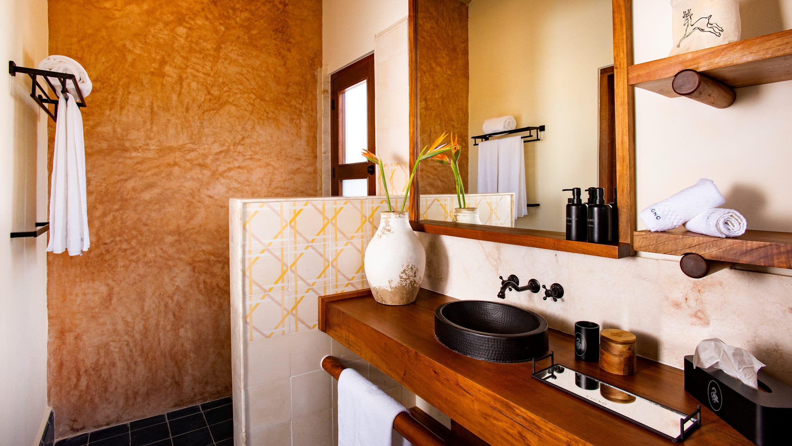 Classic Room Two Beds - Image 1