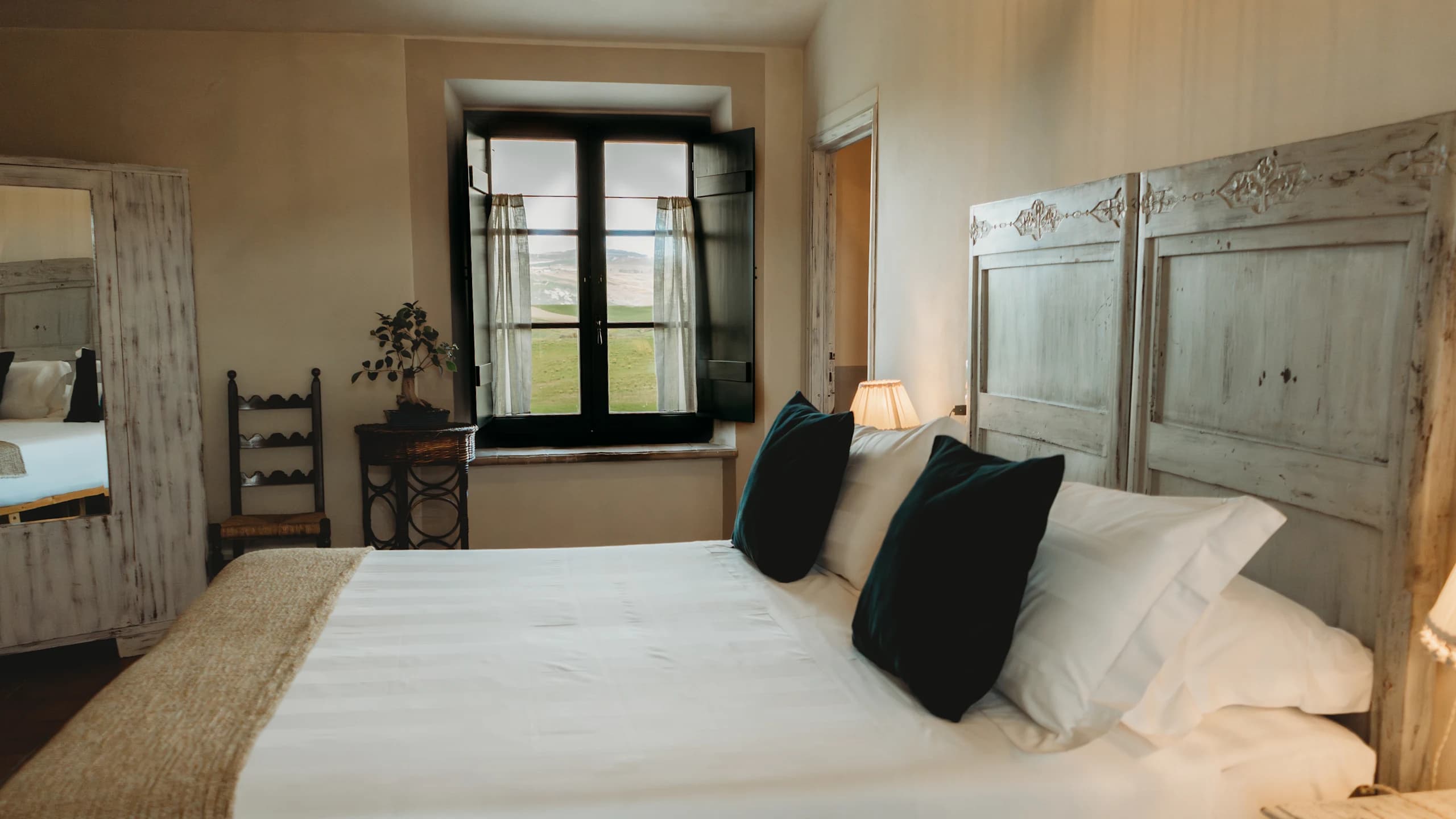 Grand Deluxe - Image 2