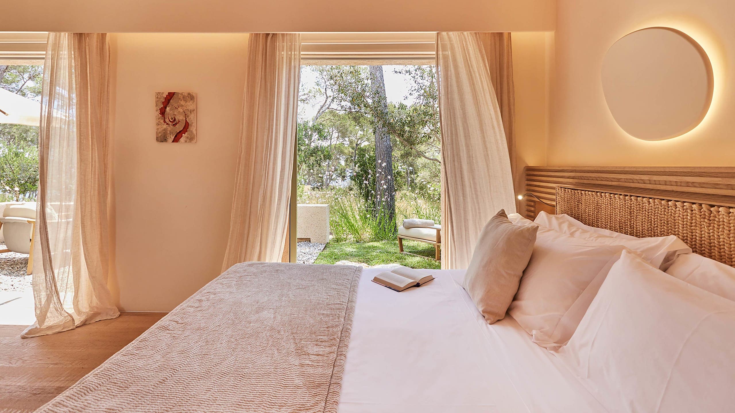 Superior Suite - Image 2