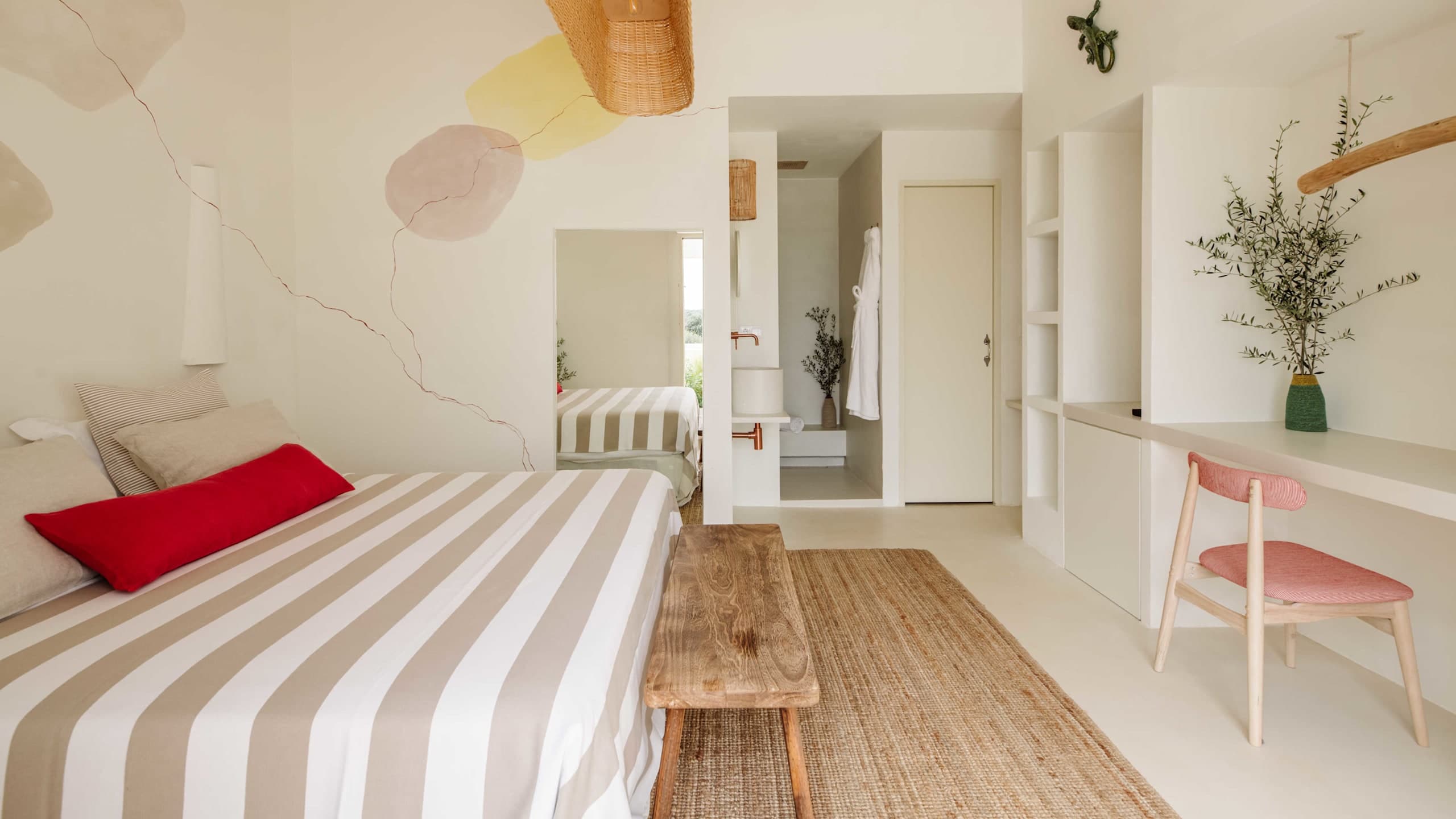 Deluxe Room with Garden - Image 14