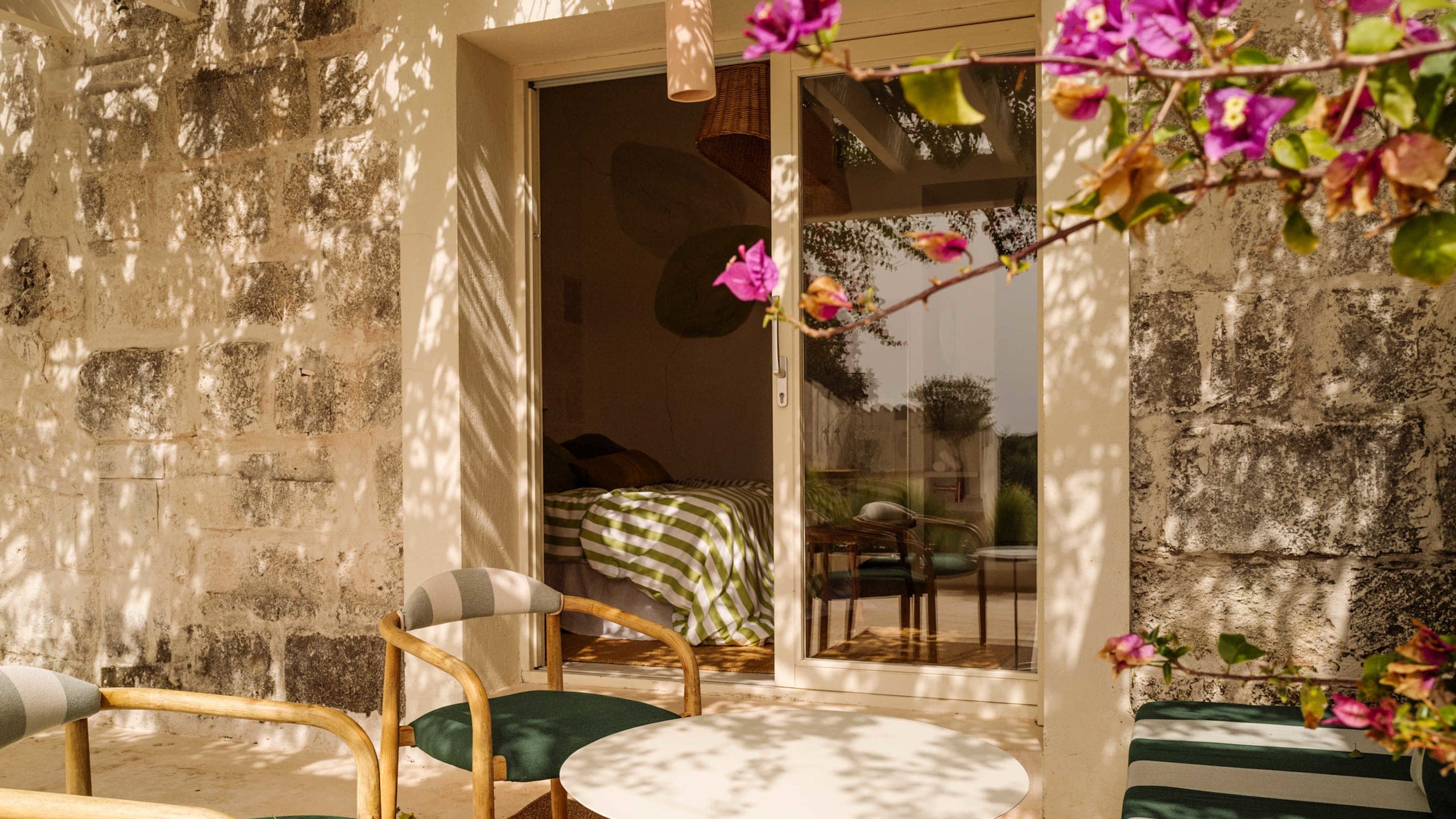 Deluxe Room with Garden - Image 13